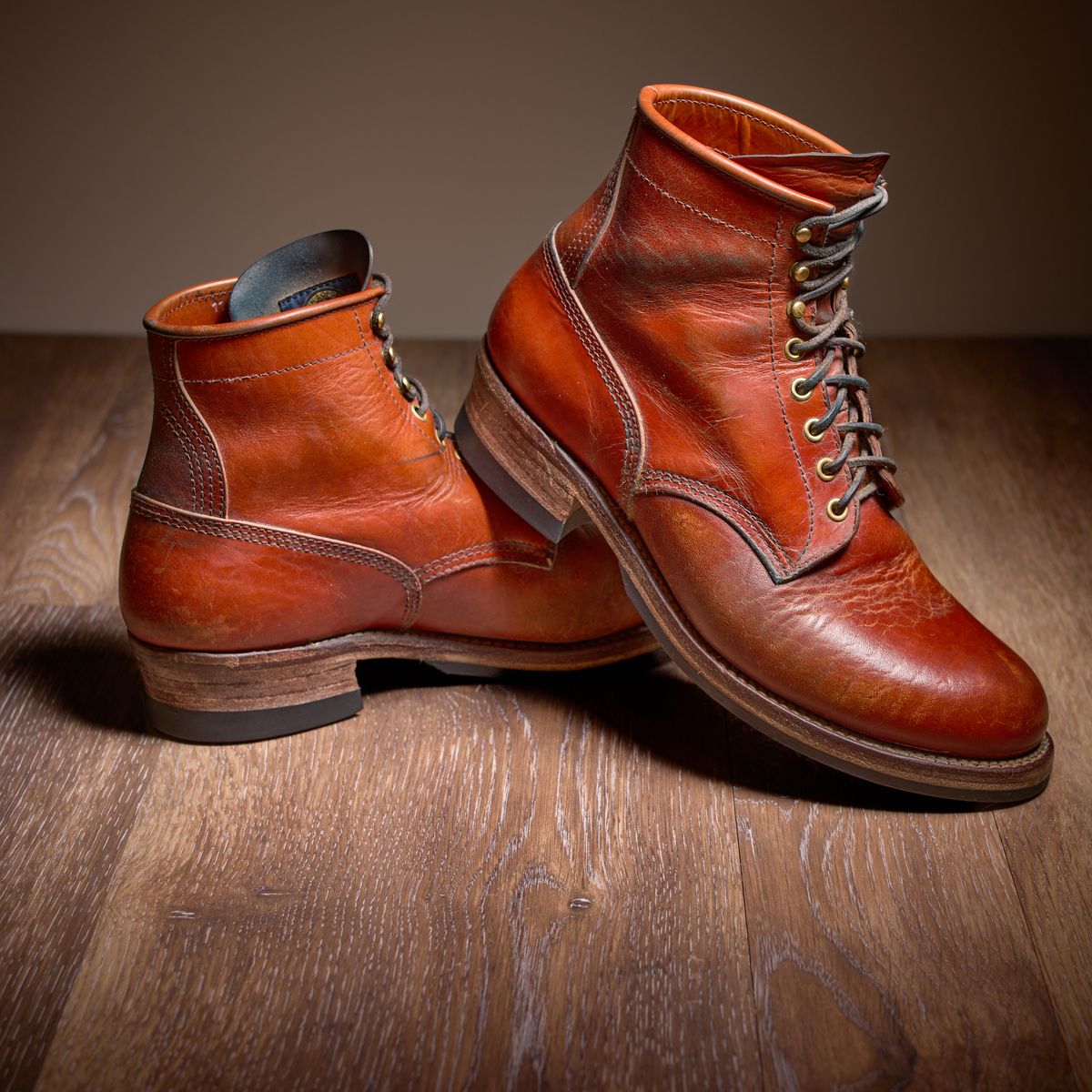 Photo by selvedge.and.boots on February 2, 2025 of the John Lofgren Steel Gang in Shinki Camel Horsebutt.