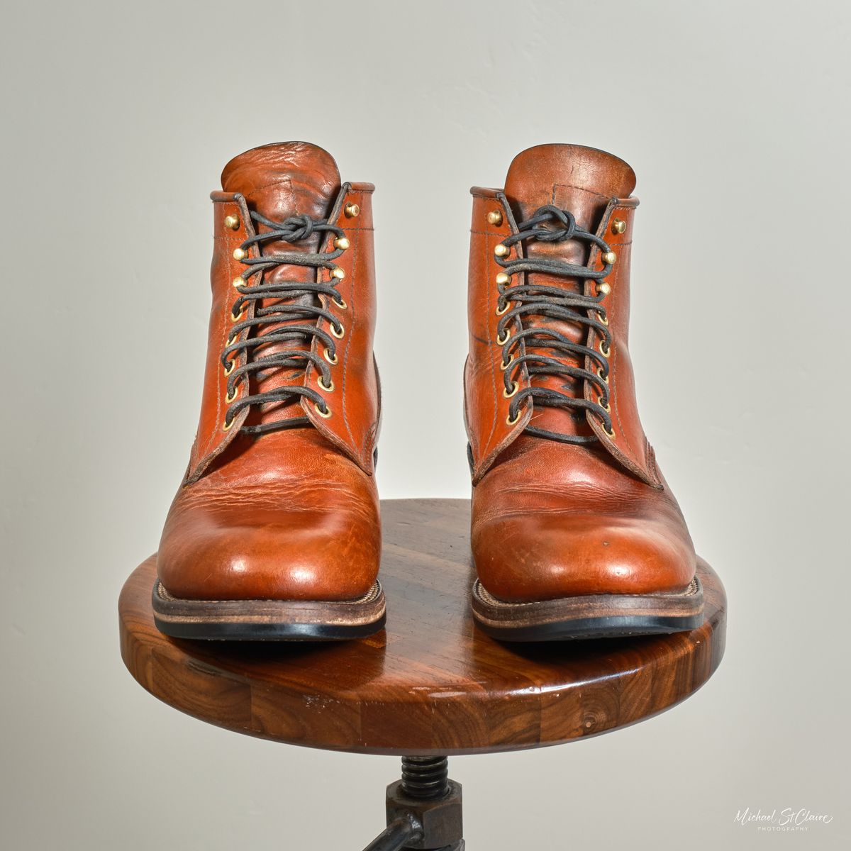 Photo by selvedge.and.boots on March 30, 2025 of the John Lofgren Steel Gang in Shinki Camel Horsebutt.