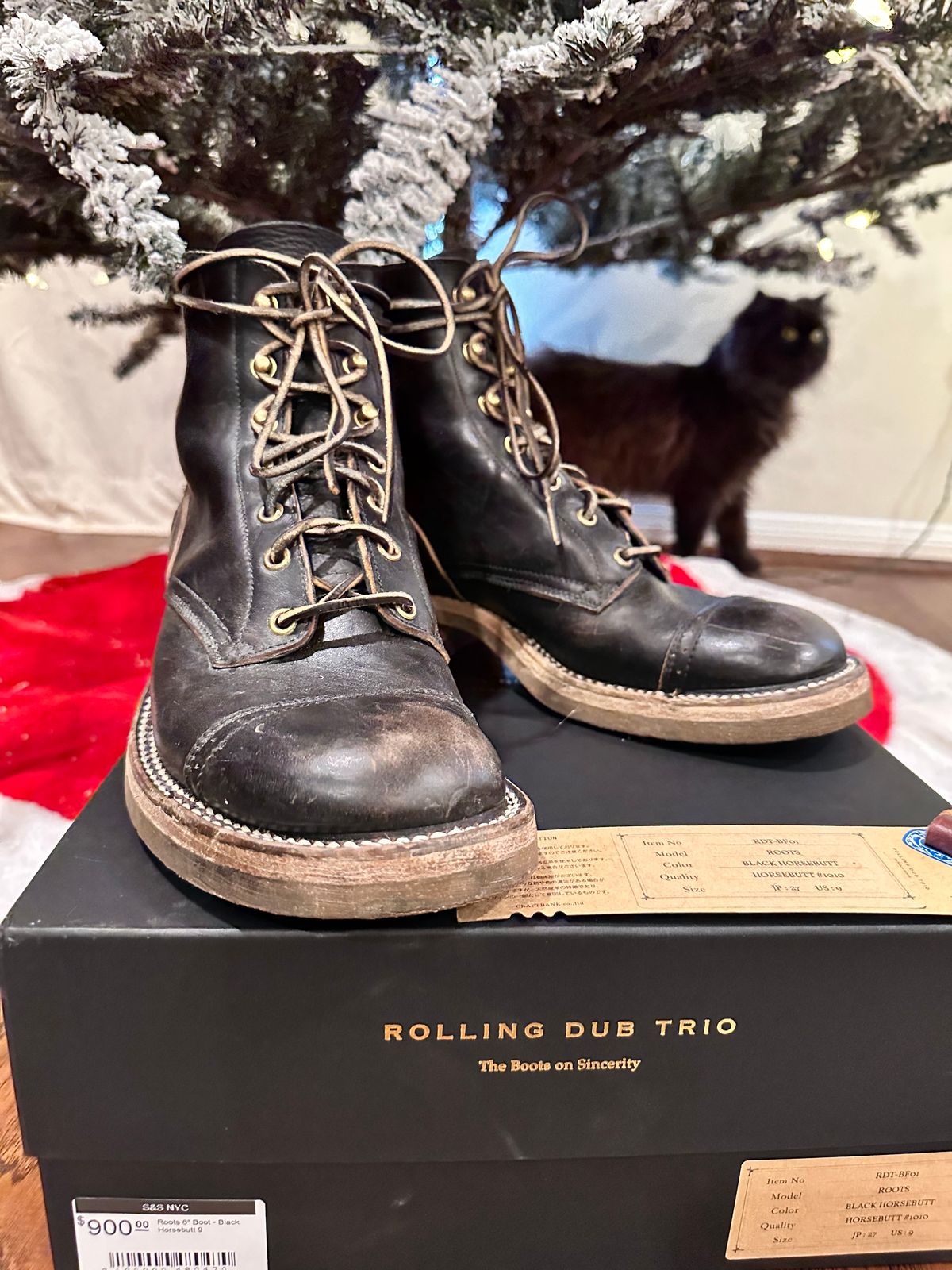 Photo by jaisy207 on December 2, 2023 of the Rolling Dub Trio Roots in Hand Dyed Black Italian Horsebutt.