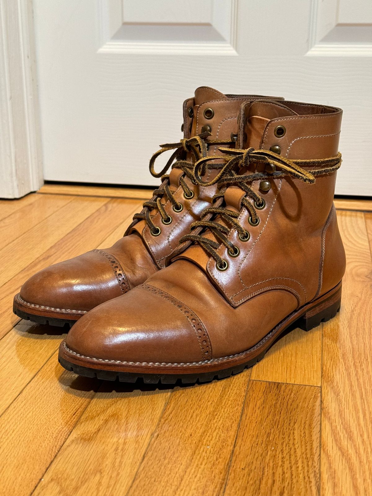 Photo by christianr on March 6, 2024 of the Blkbrd Shoemaker Rudiger Service Boot in Maryam Natural TPR Horsebutt.