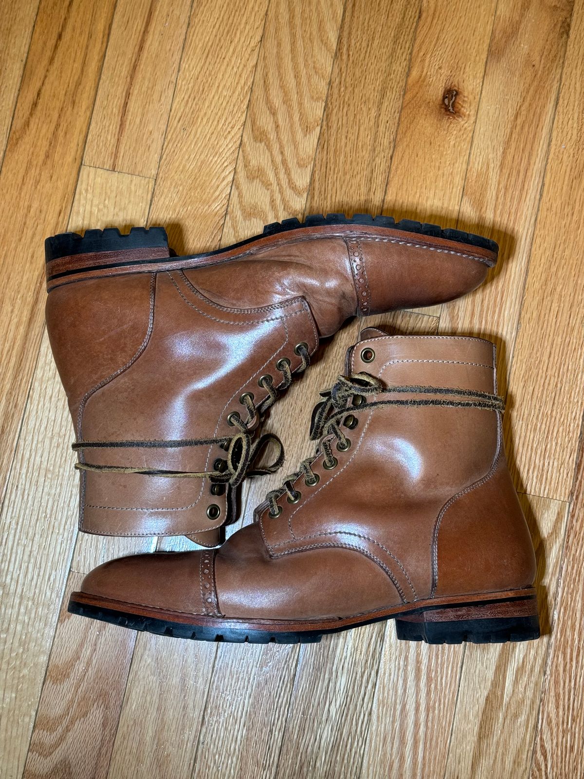 Photo by christianr on March 6, 2024 of the Blkbrd Shoemaker Rudiger Service Boot in Maryam Natural TPR Horsebutt.