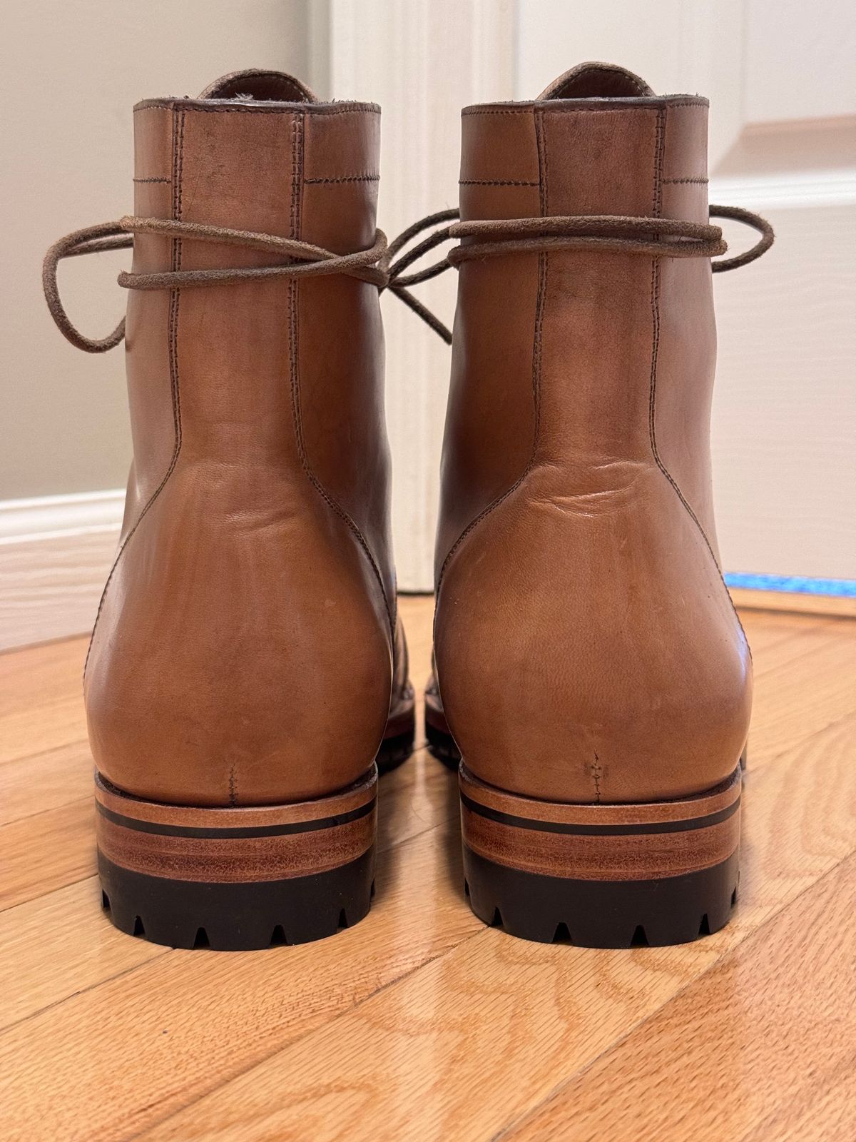 Photo by christianr on October 2, 2023 of the Blkbrd Shoemaker Rudiger Service Boot in Maryam Natural TPR Horsebutt.