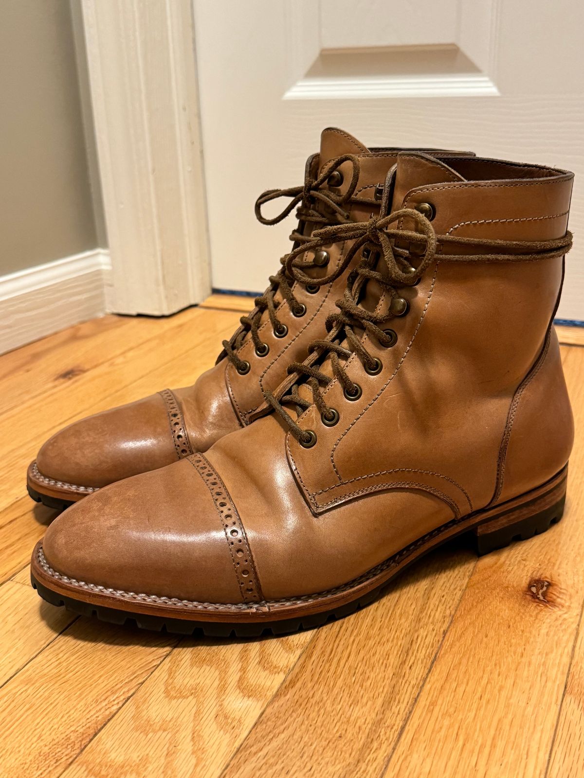Photo by christianr on November 2, 2023 of the Blkbrd Shoemaker Rudiger Service Boot in Maryam Natural TPR Horsebutt.