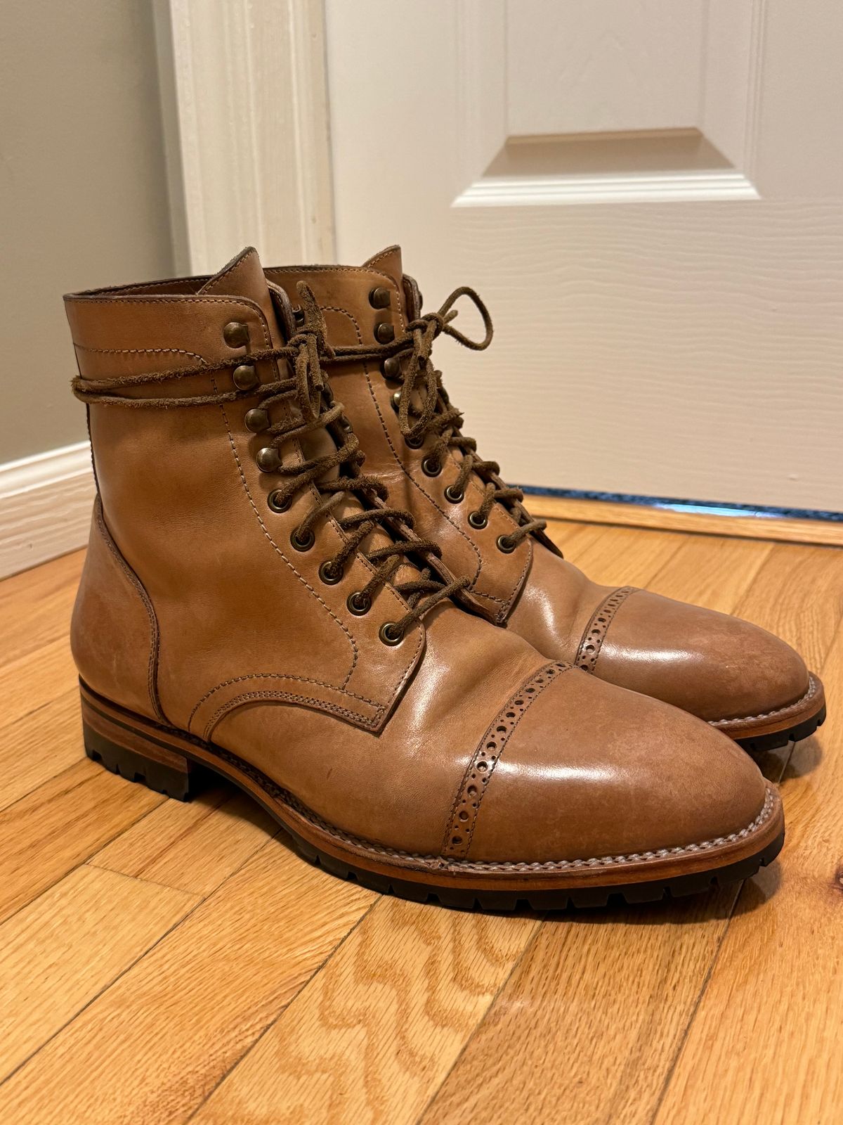 Photo by christianr on November 2, 2023 of the Blkbrd Shoemaker Rudiger Service Boot in Maryam Natural TPR Horsebutt.