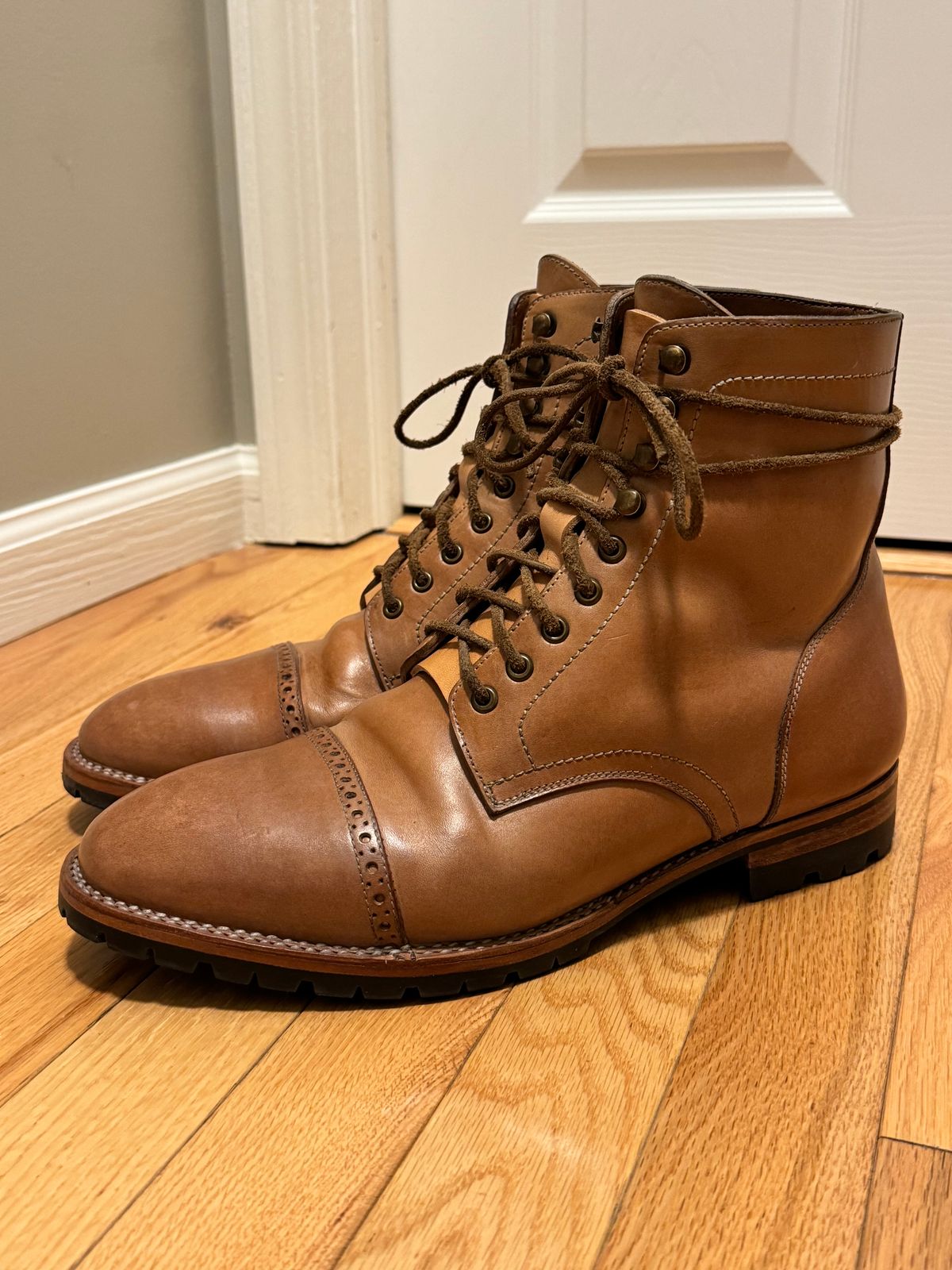 Photo by christianr on December 5, 2023 of the Blkbrd Shoemaker Rudiger Service Boot in Maryam Natural TPR Horsebutt.