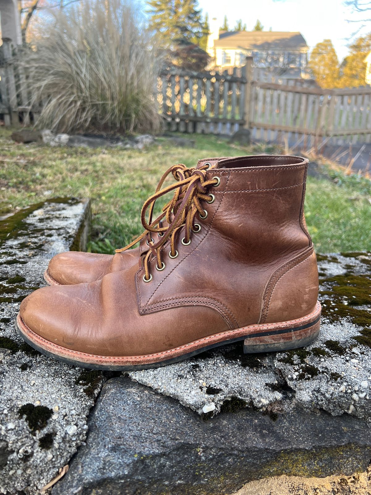 Photo by Benjamnb on December 4, 2022 of the Oak Street Bootmakers Trench Boot in Horween Natural Chromexcel.