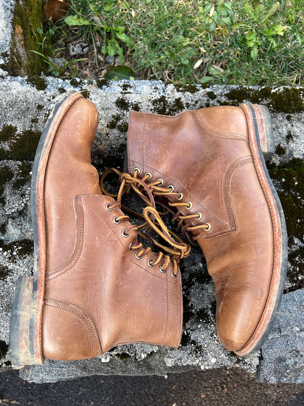Photo by Benjamnb on December 4, 2022 of the Oak Street Bootmakers Trench Boot in Horween Natural Chromexcel.