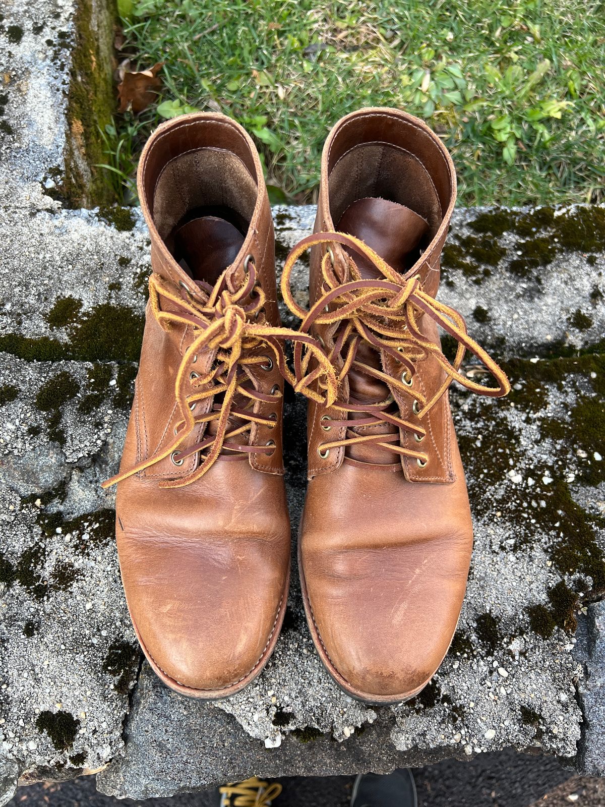 Photo by Benjamnb on December 4, 2022 of the Oak Street Bootmakers Trench Boot in Horween Natural Chromexcel.