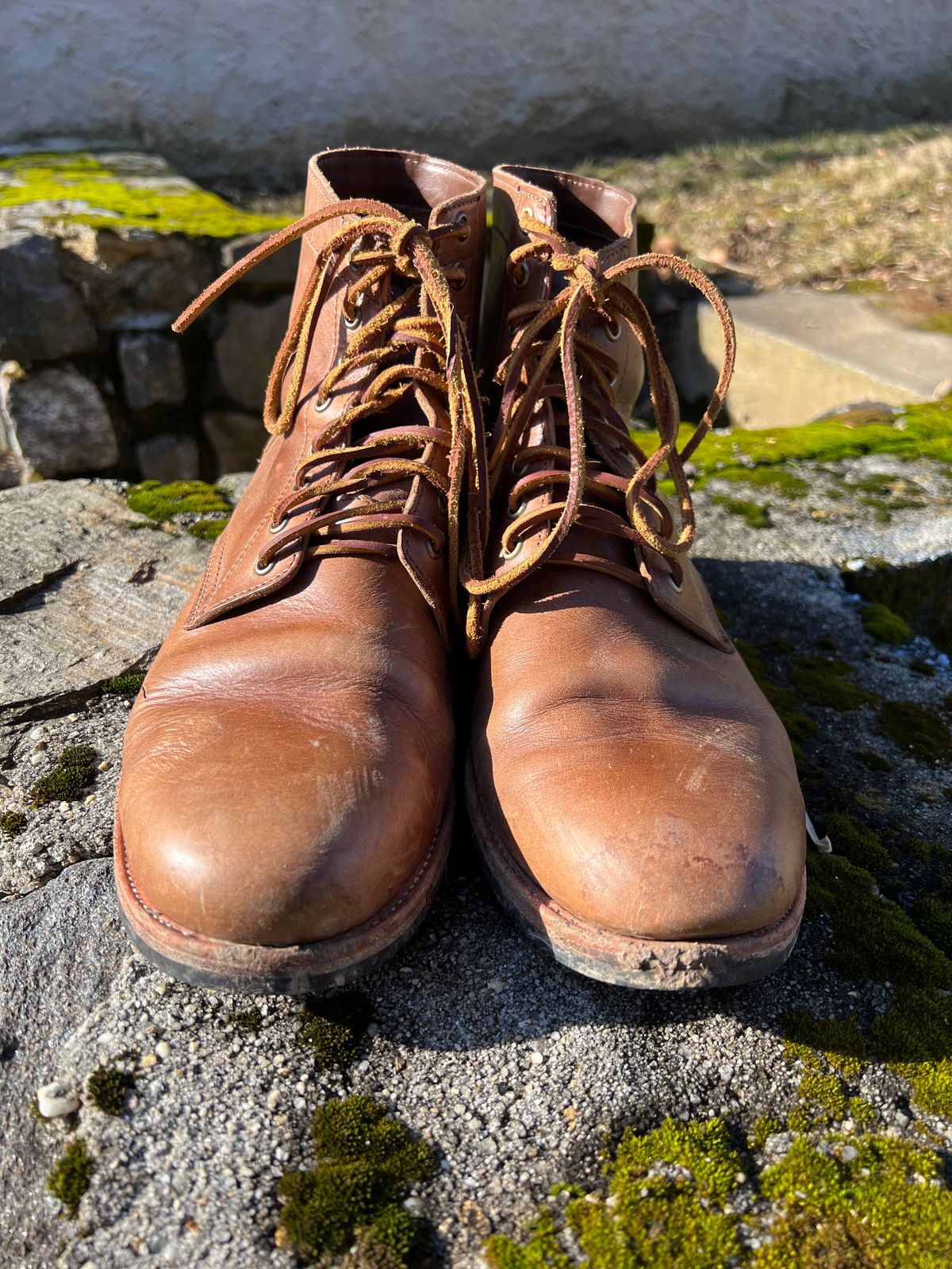 Photo by Benjamnb on January 1, 2023 of the Oak Street Bootmakers Trench Boot in Horween Natural Chromexcel.