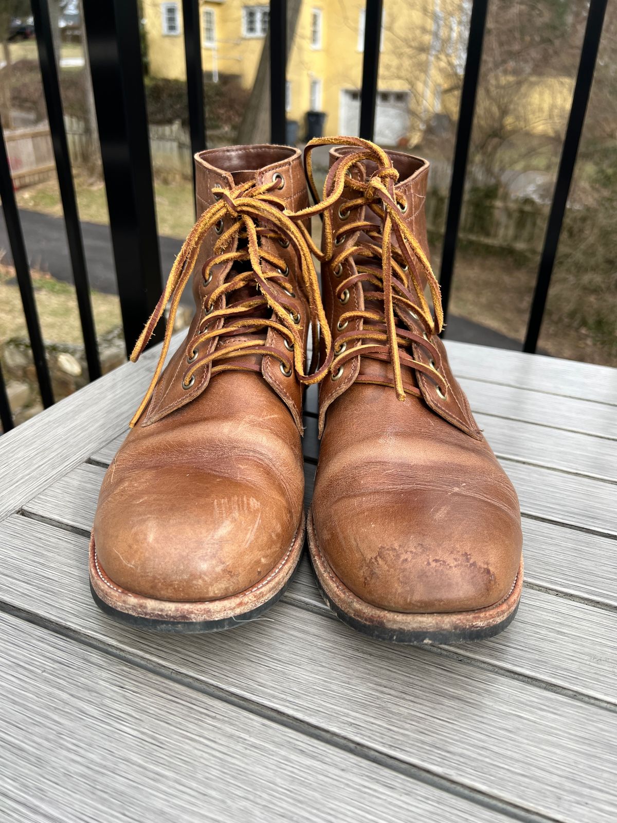Photo by Benjamnb on February 5, 2023 of the Oak Street Bootmakers Trench Boot in Horween Natural Chromexcel.