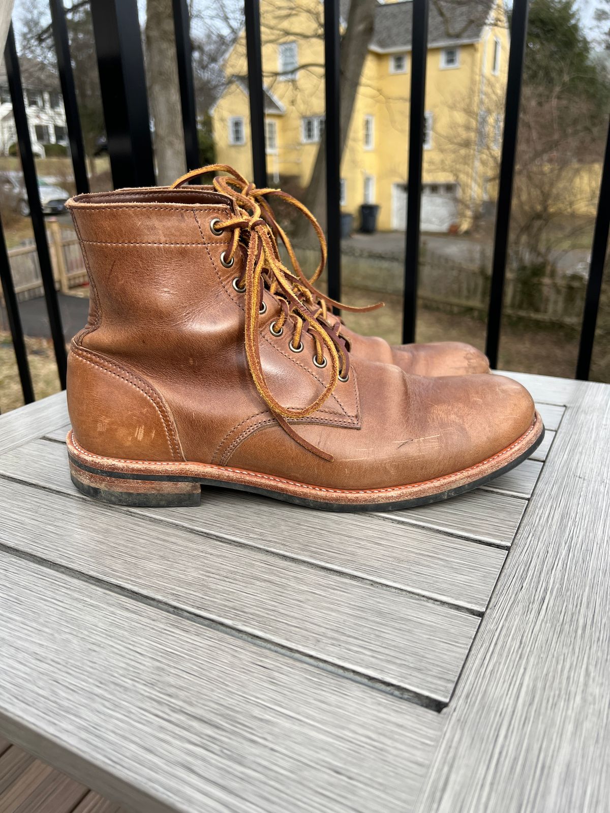 Photo by Benjamnb on February 5, 2023 of the Oak Street Bootmakers Trench Boot in Horween Natural Chromexcel.