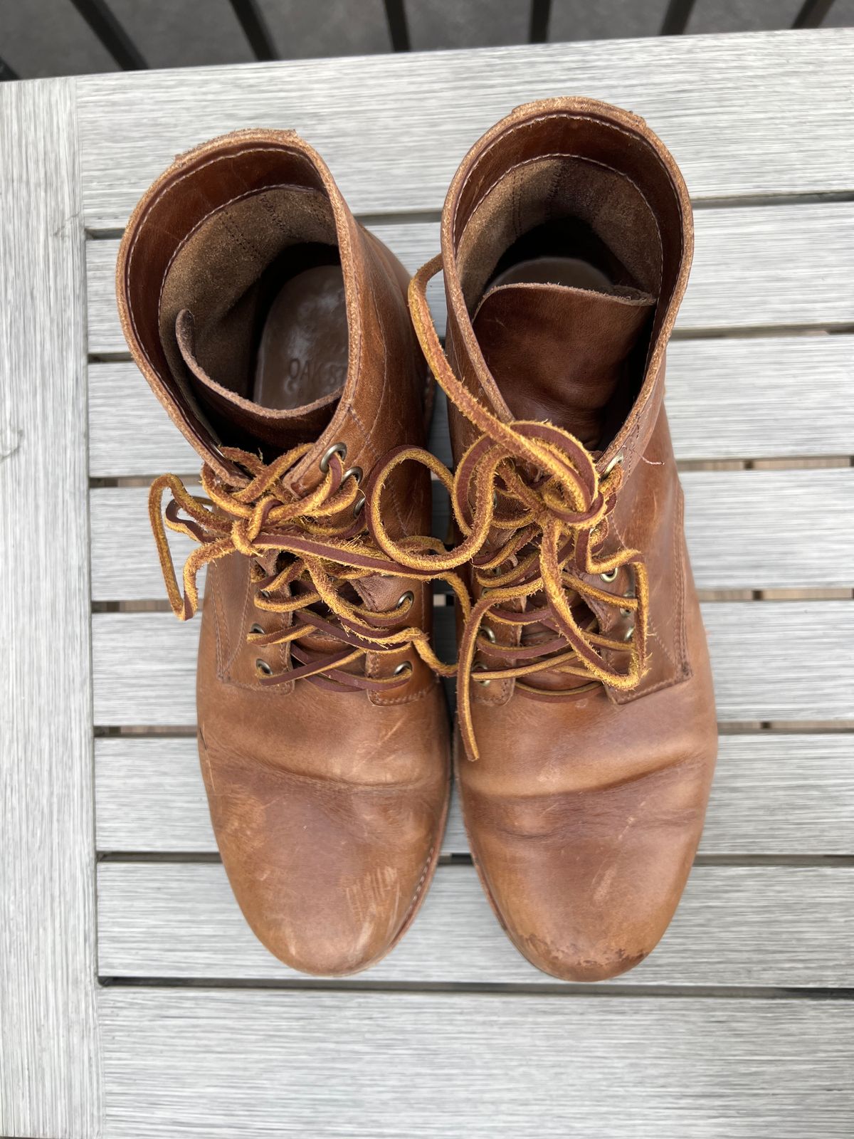 Photo by Benjamnb on February 5, 2023 of the Oak Street Bootmakers Trench Boot in Horween Natural Chromexcel.