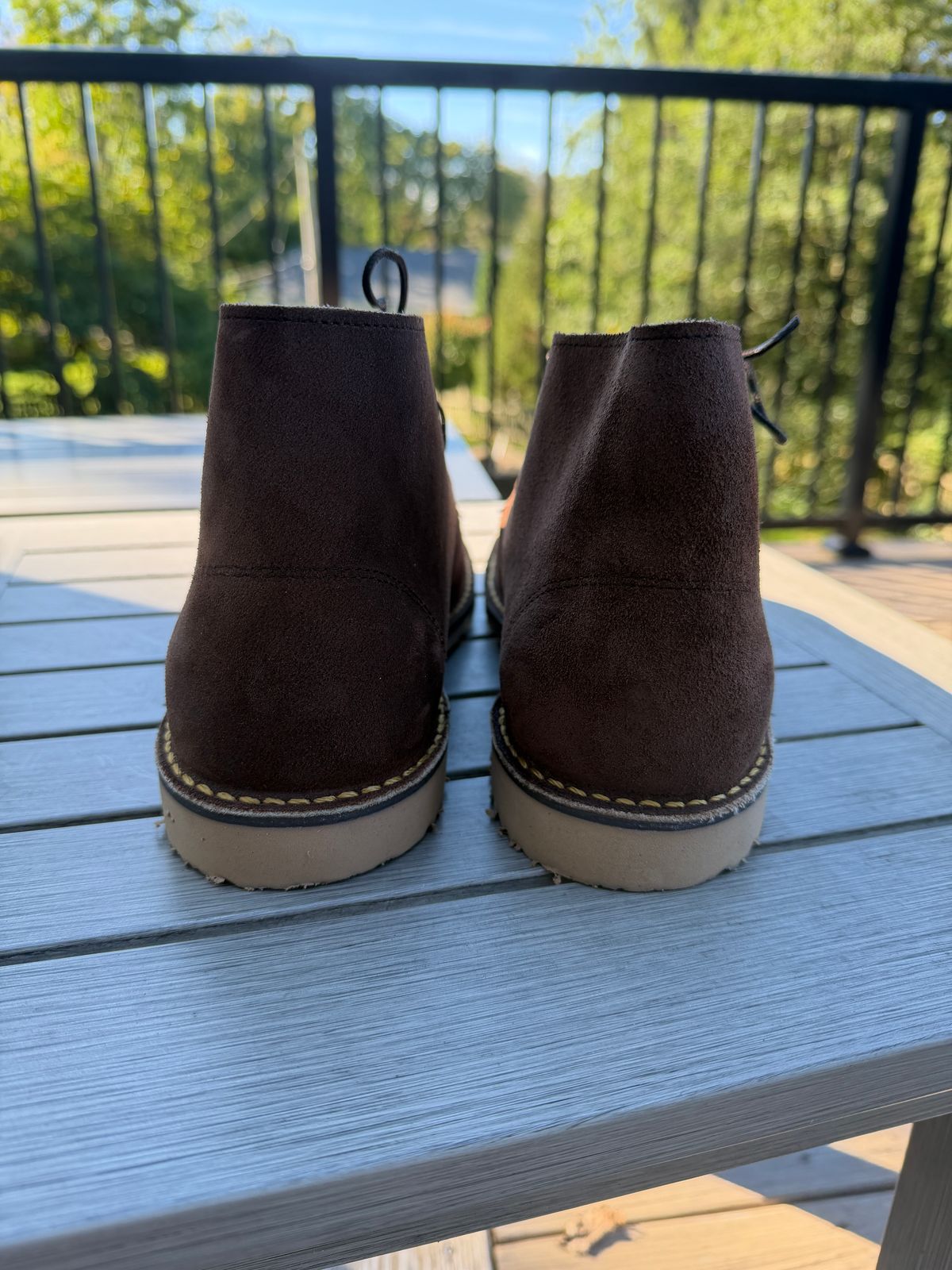 Photo by Benjamnb on October 1, 2025 of the Red Wing Weekender Chukka in Chocolate Muleskinner.