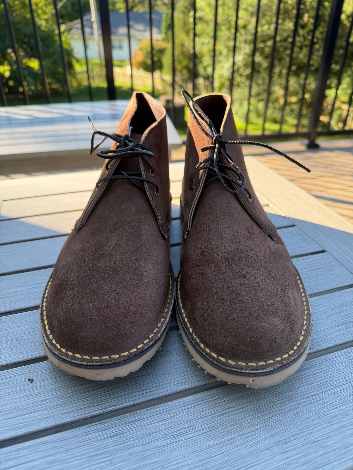 Photo by Benjamnb on October 1, 2025 of the Red Wing Weekender Chukka in Chocolate Muleskinner.
