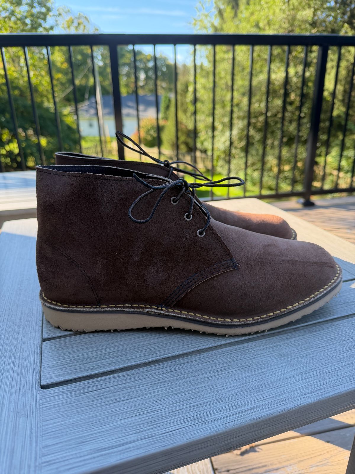 Photo by Benjamnb on October 1, 2025 of the Red Wing Weekender Chukka in Chocolate Muleskinner.