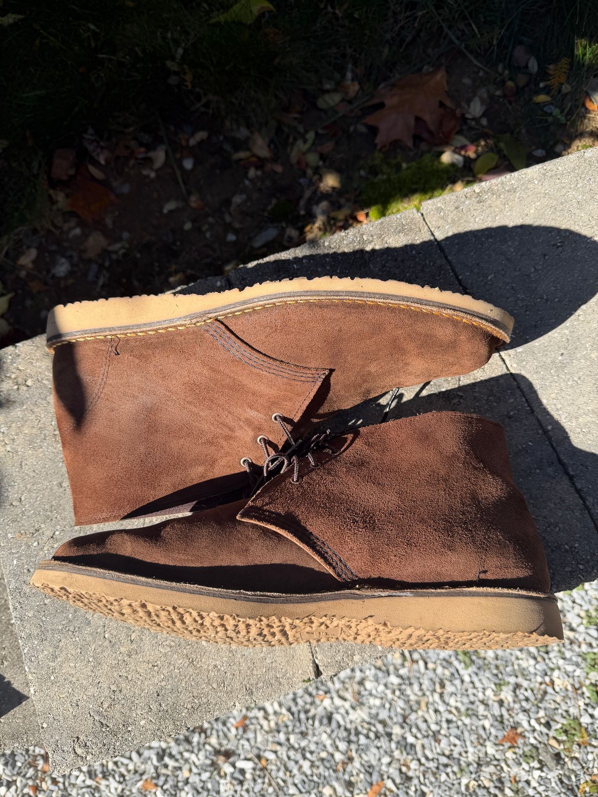 Photo by Benjamnb on November 4, 2025 of the Red Wing Weekender Chukka in Chocolate Muleskinner.