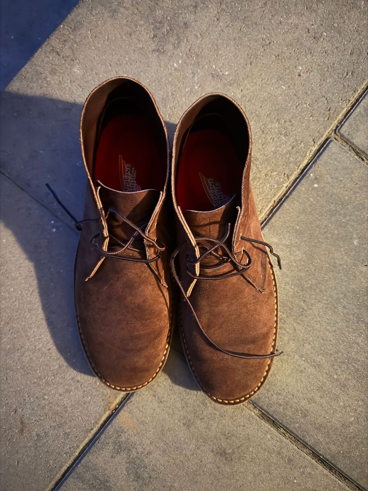 Photo by Benjamnb on January 4, 2026 of the Red Wing Weekender Chukka in Chocolate Muleskinner.