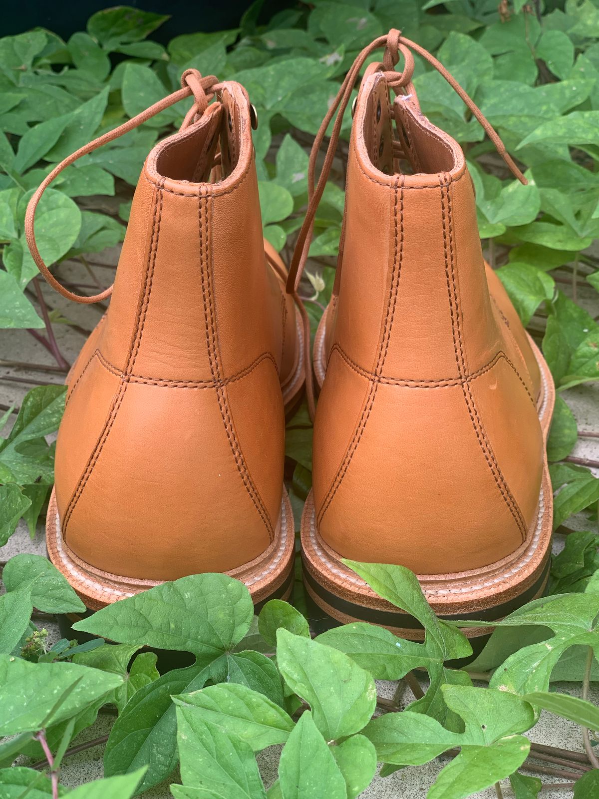 Photo by APoll95 on October 1, 2022 of the Grant Stone Brass Boot in Horween Natural Essex.
