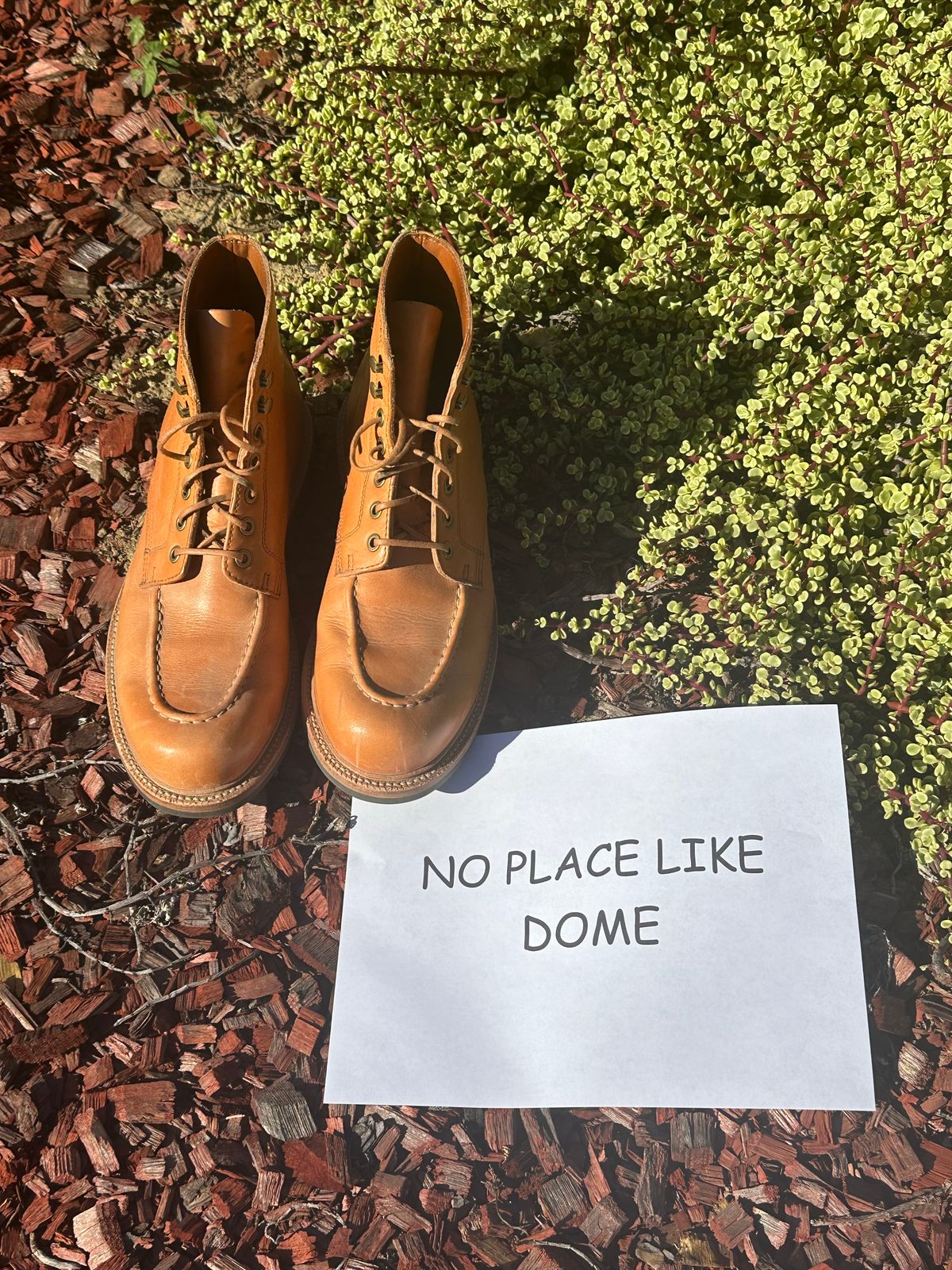 Photo by APoll95 on November 4, 2022 of the Grant Stone Brass Boot in Horween Natural Essex.
