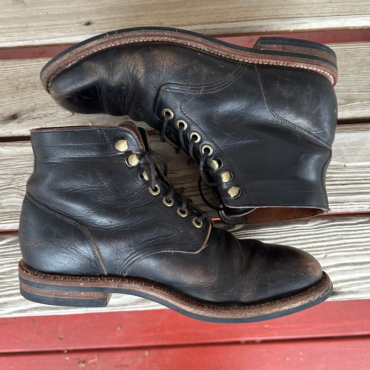 Photo by lydialove on January 1, 2024 of the Grant Stone Nora Boot in Horween Black Chromexcel.