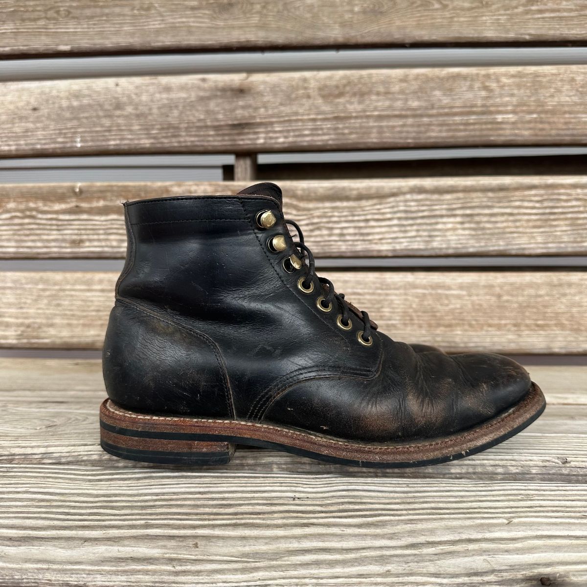 Photo by lydialove on January 1, 2024 of the Grant Stone Nora Boot in Horween Black Chromexcel.