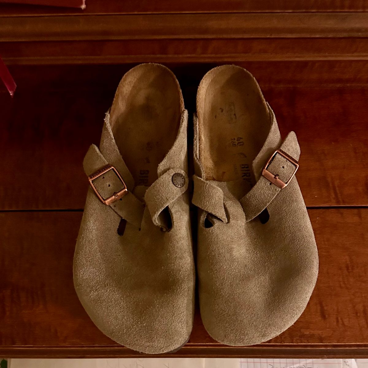 Photo by lydialove on November 9, 2023 of the Birkenstock Boston in Taupe Suede.