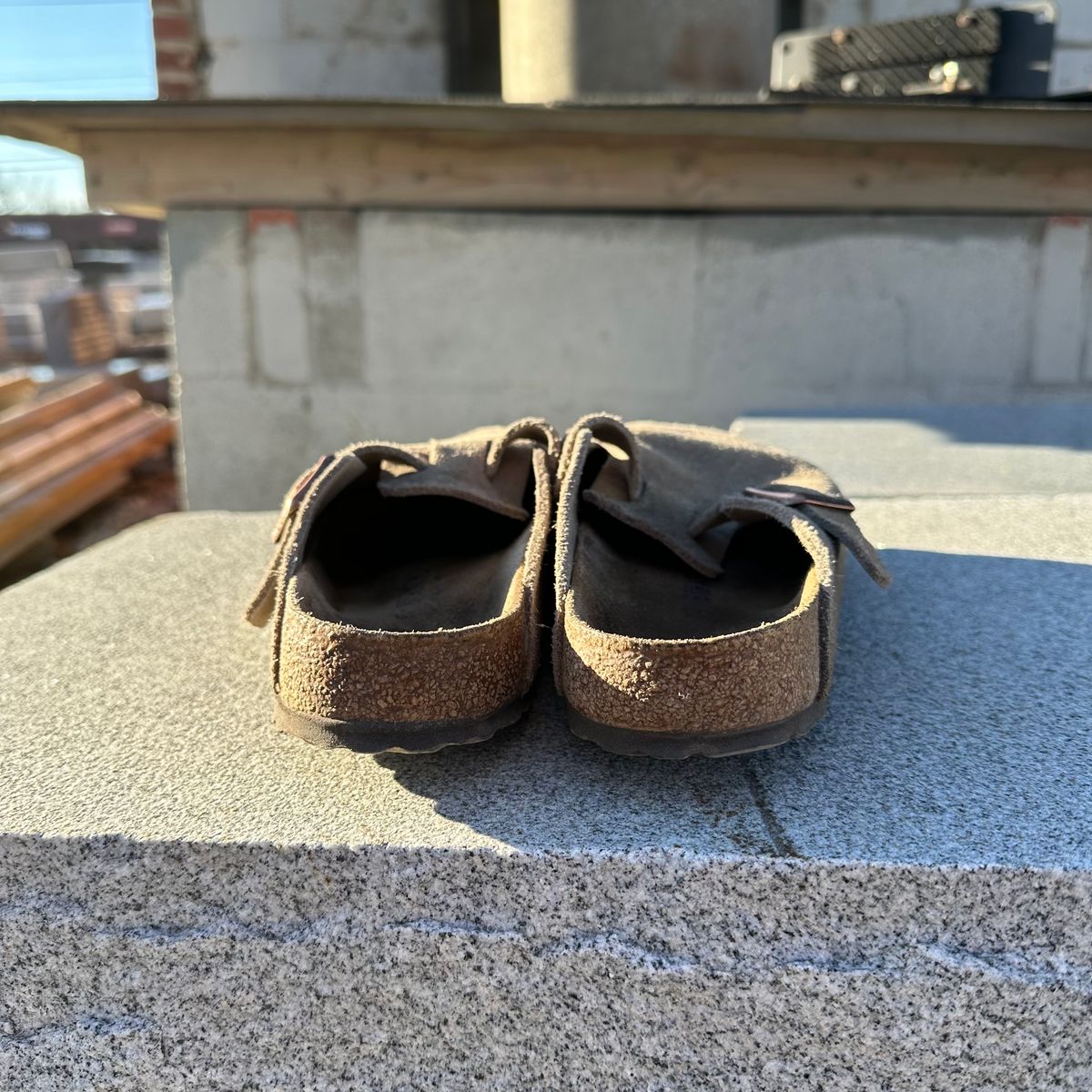 Photo by lydialove on February 5, 2024 of the Birkenstock Boston in Taupe Suede.