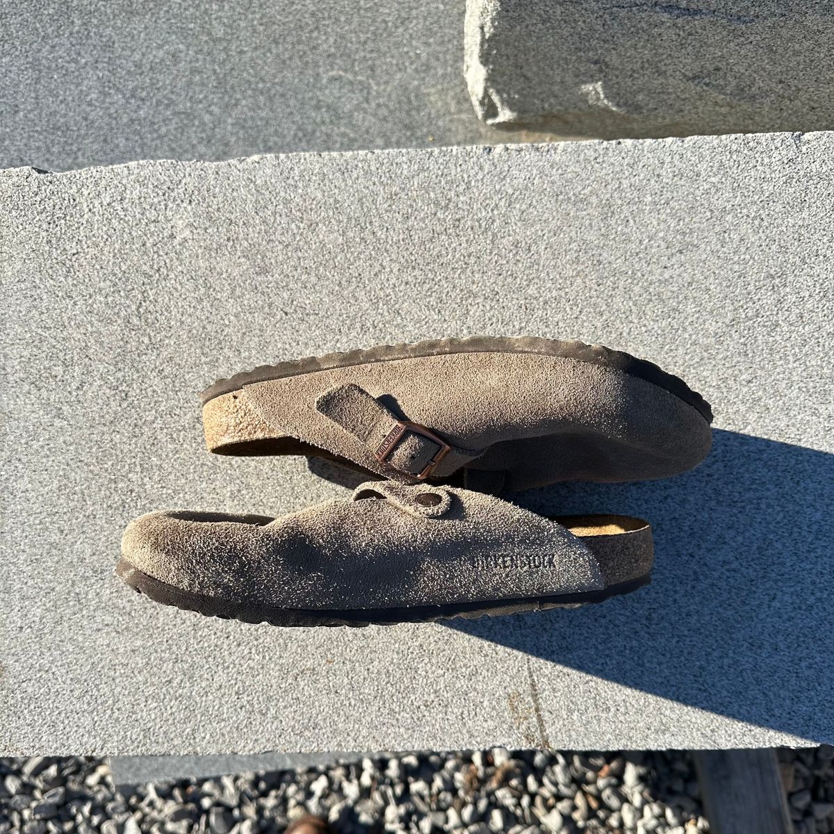 Photo by lydialove on February 5, 2024 of the Birkenstock Boston in Taupe Suede.