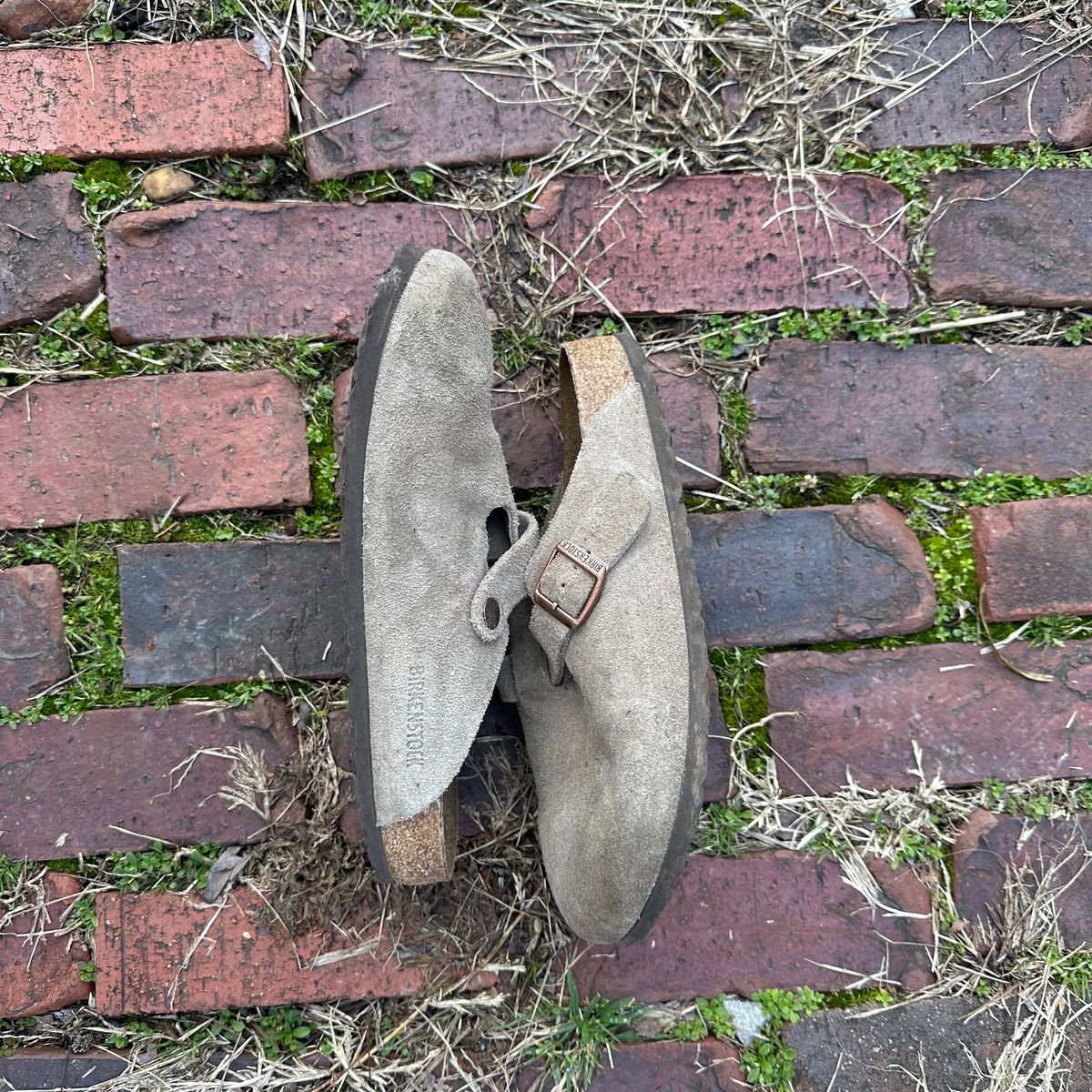 Photo by lydialove on March 2, 2024 of the Birkenstock Boston in Taupe Suede.