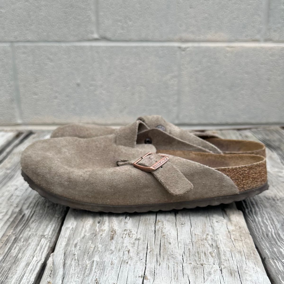Photo by lydialove on April 1, 2024 of the Birkenstock Boston in Taupe Suede.