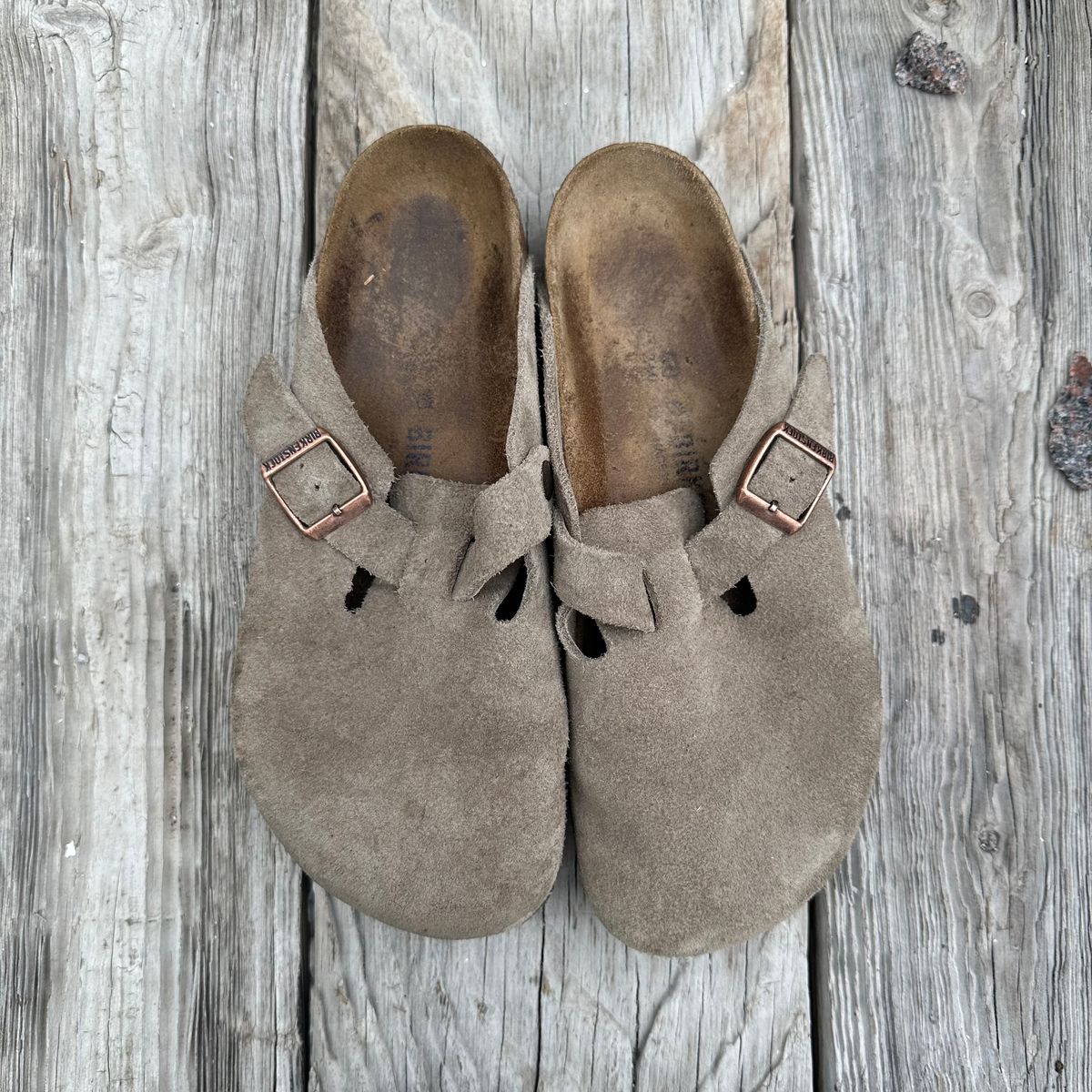 Photo by lydialove on April 1, 2024 of the Birkenstock Boston in Taupe Suede.