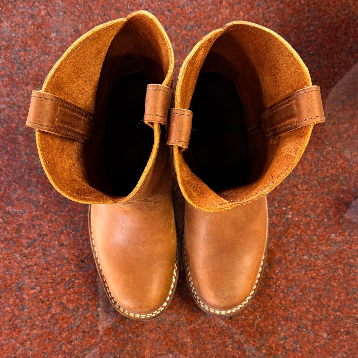 Photo by lydialove on November 1, 2025 of the Nicks Palouse in Horween Orange Predator.