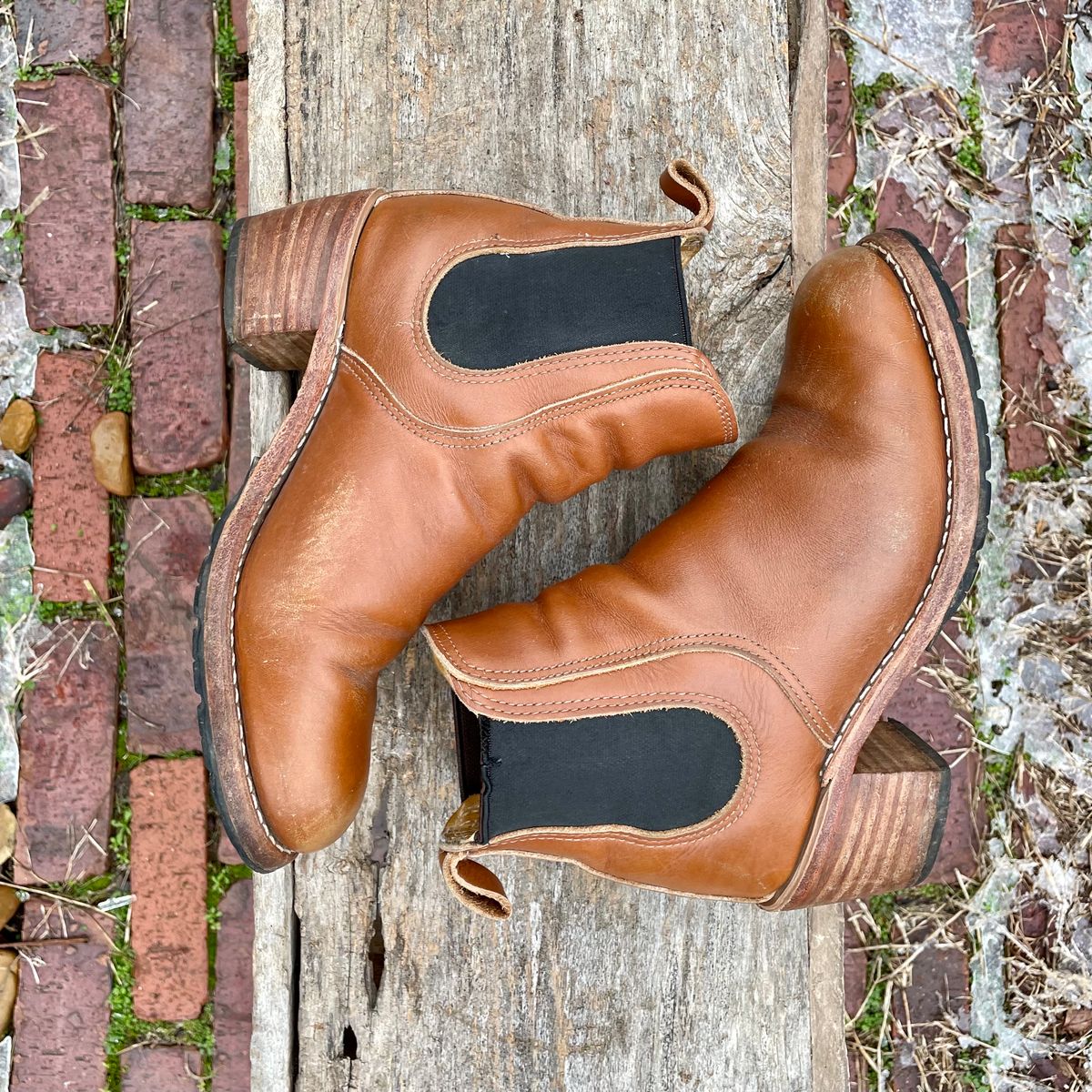 Photo by lydialove on February 2, 2023 of the Red Wing Unlisted Model in Unlisted Leather.