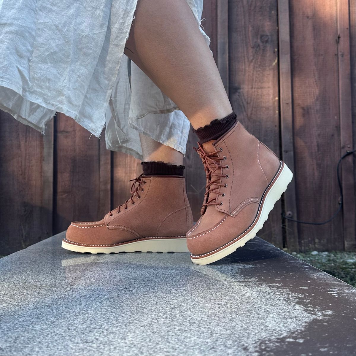 Photo by lydialove on October 2, 2024 of the Red Wing 6-Inch Classic Moc in Dusty Rose Roughout Abilene Leather.