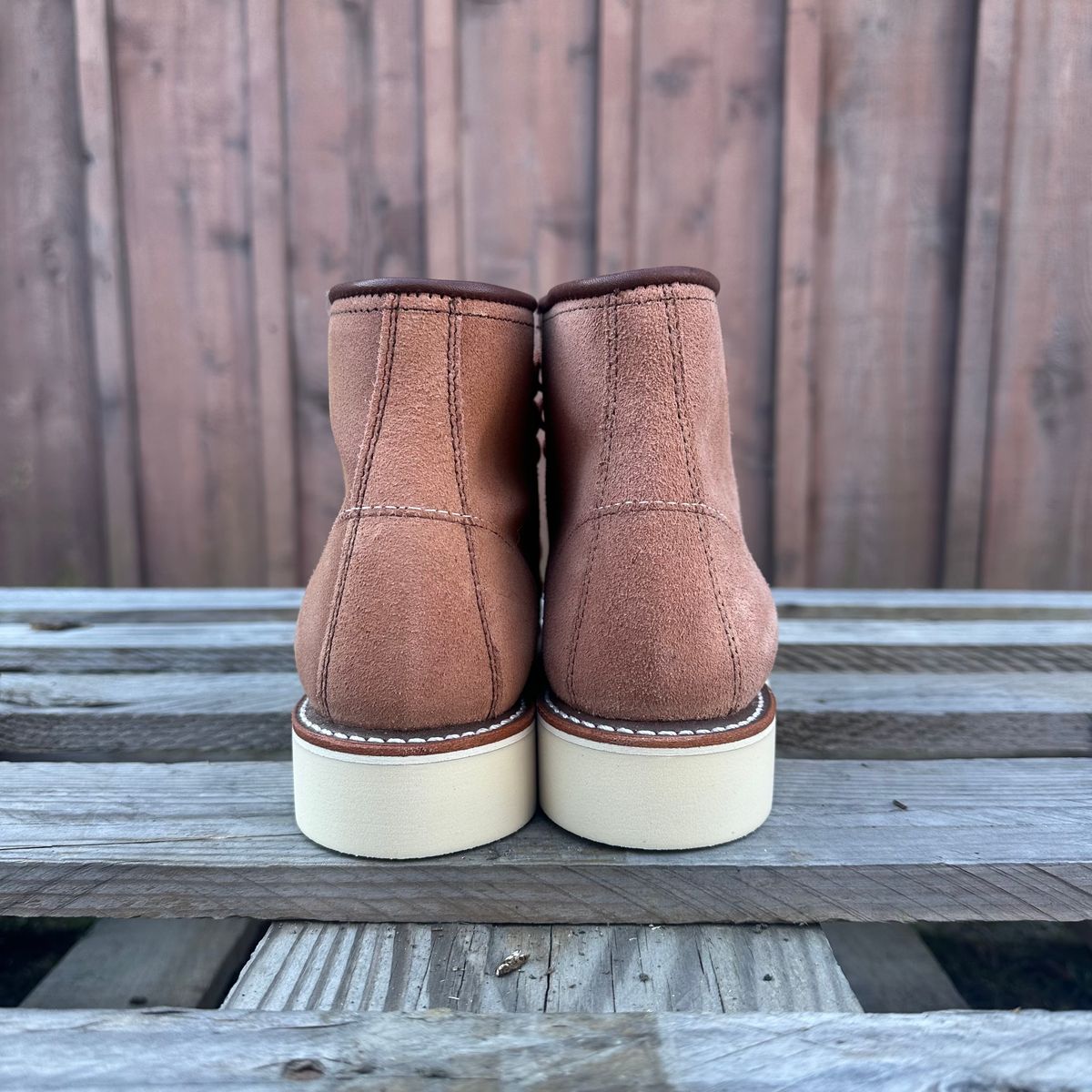 Photo by lydialove on October 2, 2024 of the Red Wing 6-Inch Classic Moc in Dusty Rose Roughout Abilene Leather.