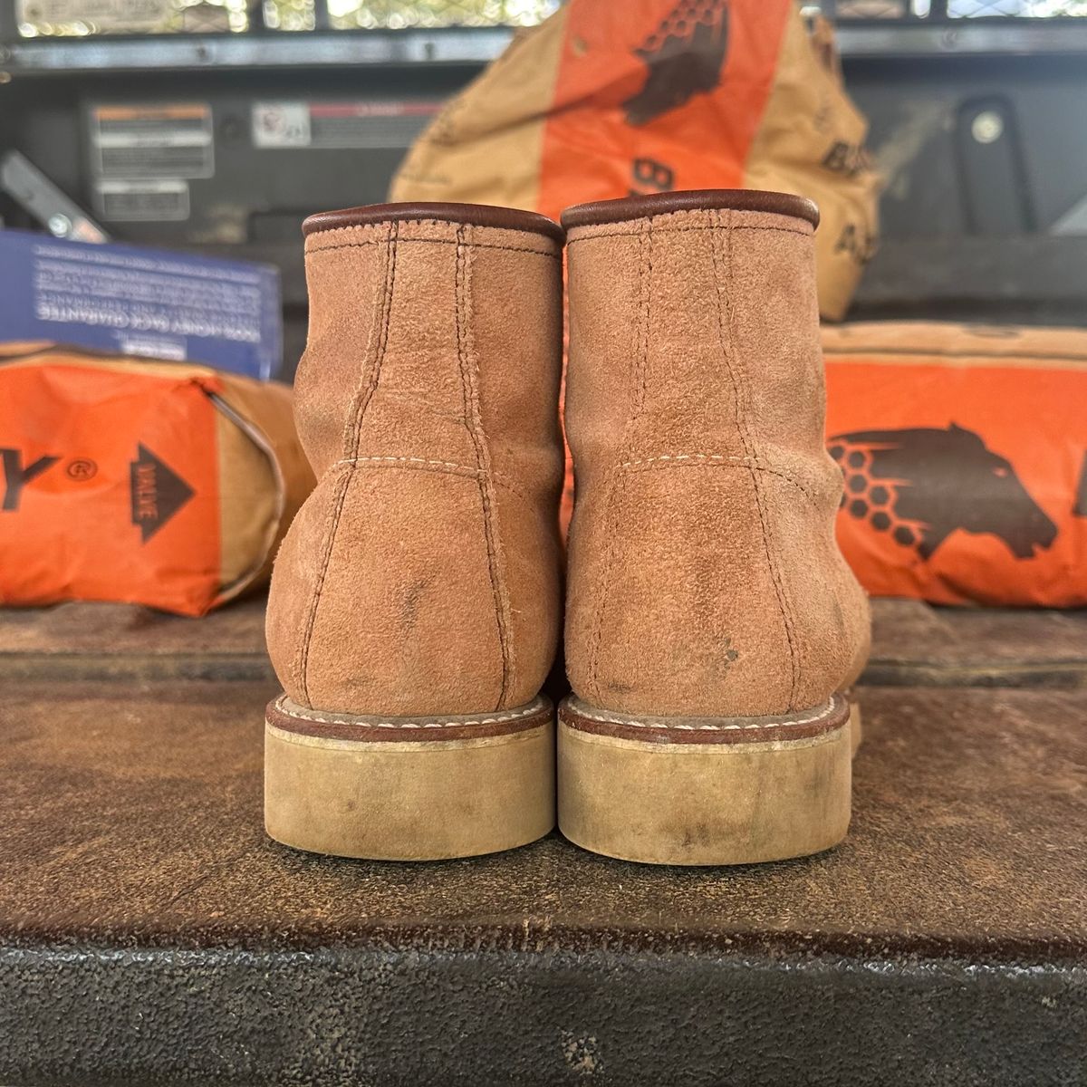 Photo by lydialove on November 3, 2024 of the Red Wing 6-Inch Classic Moc in Dusty Rose Roughout Abilene Leather.