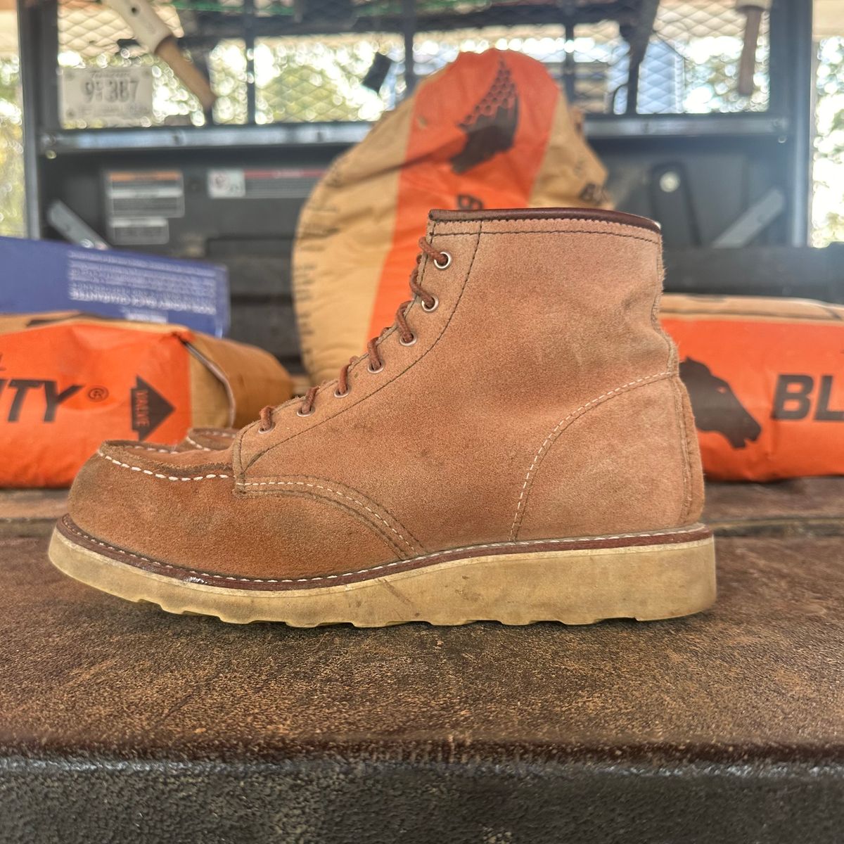 Photo by lydialove on November 3, 2024 of the Red Wing 6-Inch Classic Moc in Dusty Rose Roughout Abilene Leather.