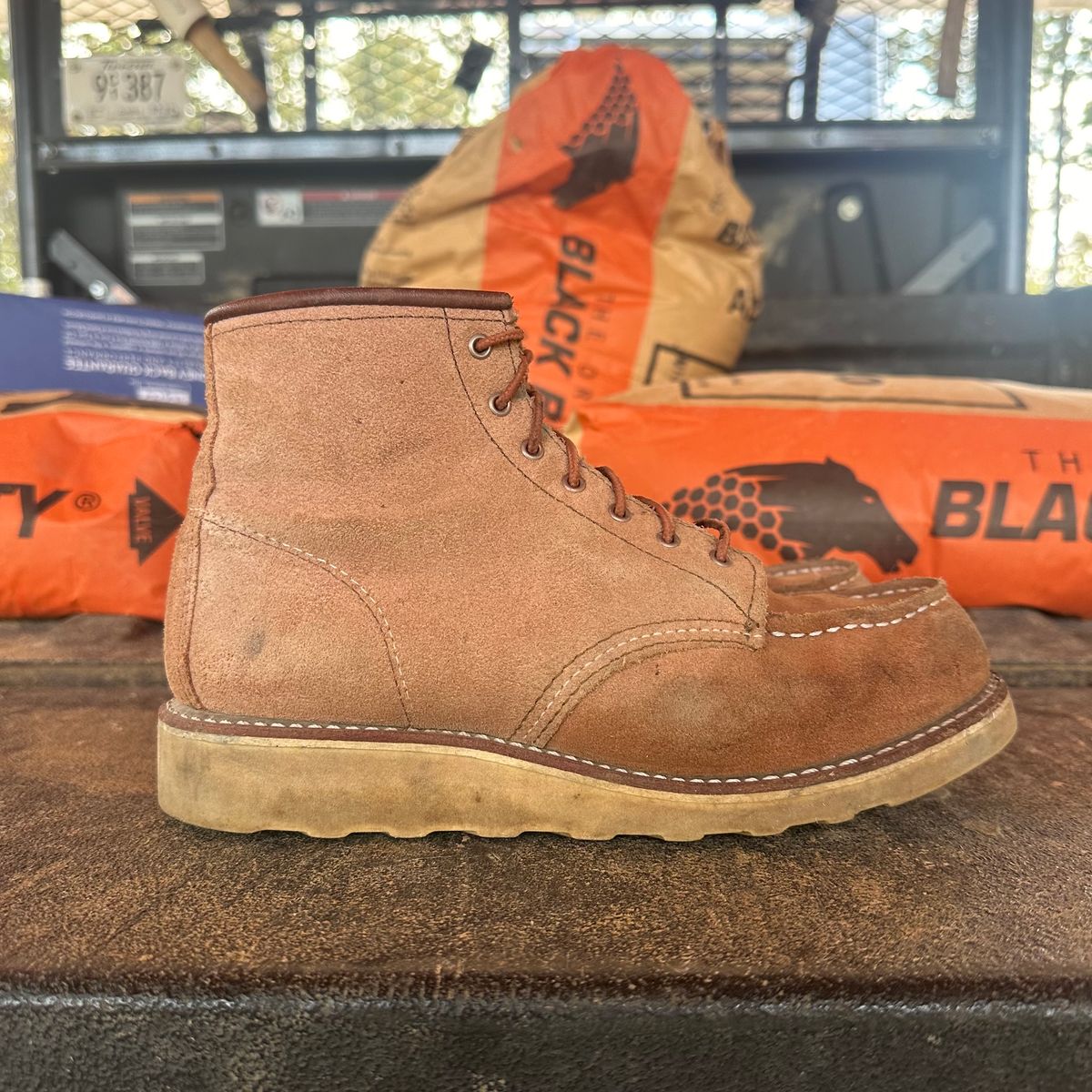 Photo by lydialove on November 3, 2024 of the Red Wing 6-Inch Classic Moc in Dusty Rose Roughout Abilene Leather.