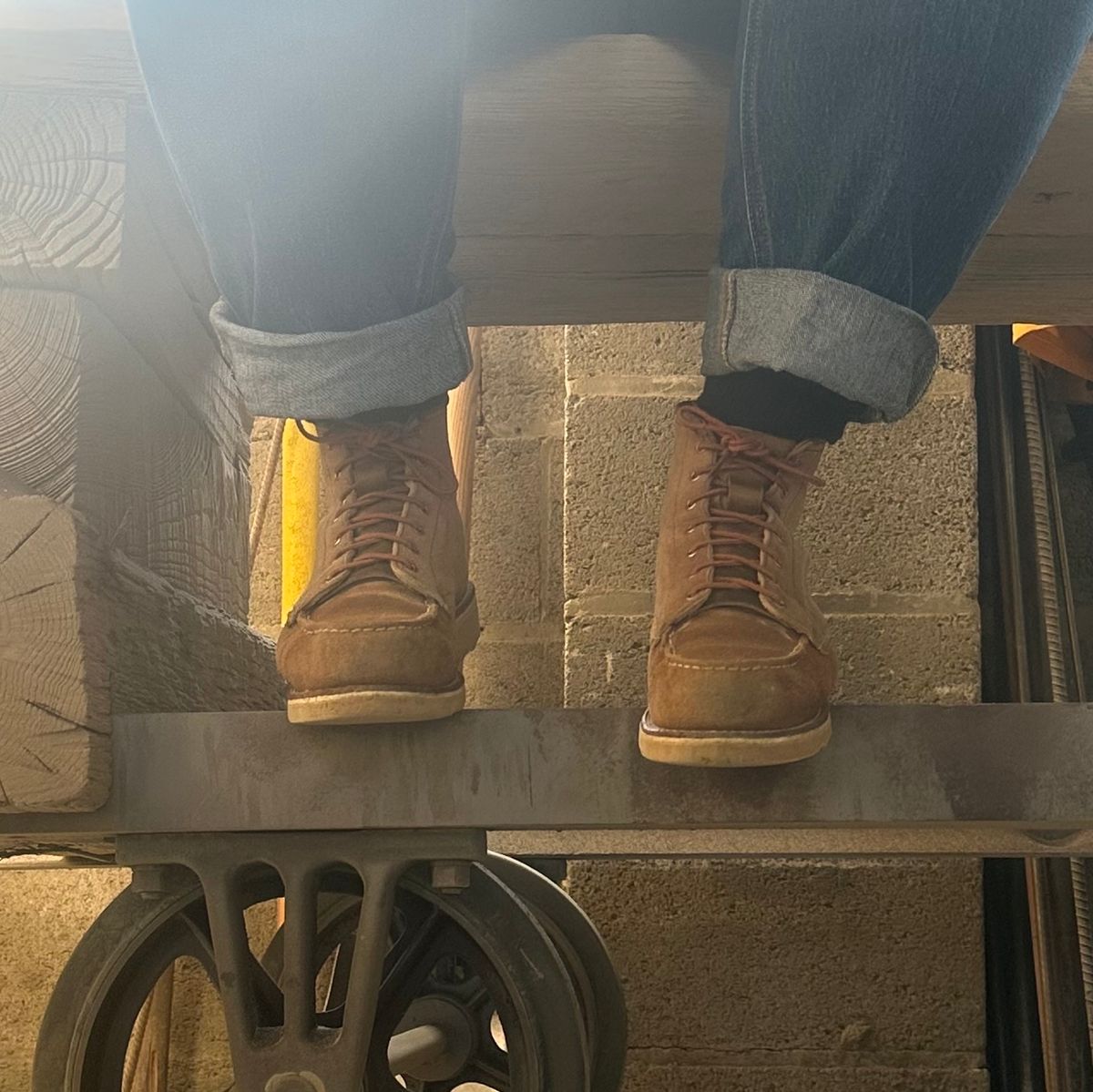 Photo by lydialove on March 3, 2025 of the Red Wing 6-Inch Classic Moc in Dusty Rose Roughout Abilene Leather.