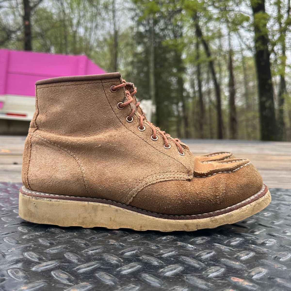 Photo by lydialove on April 5, 2025 of the Red Wing 6-Inch Classic Moc in Dusty Rose Roughout Abilene Leather.