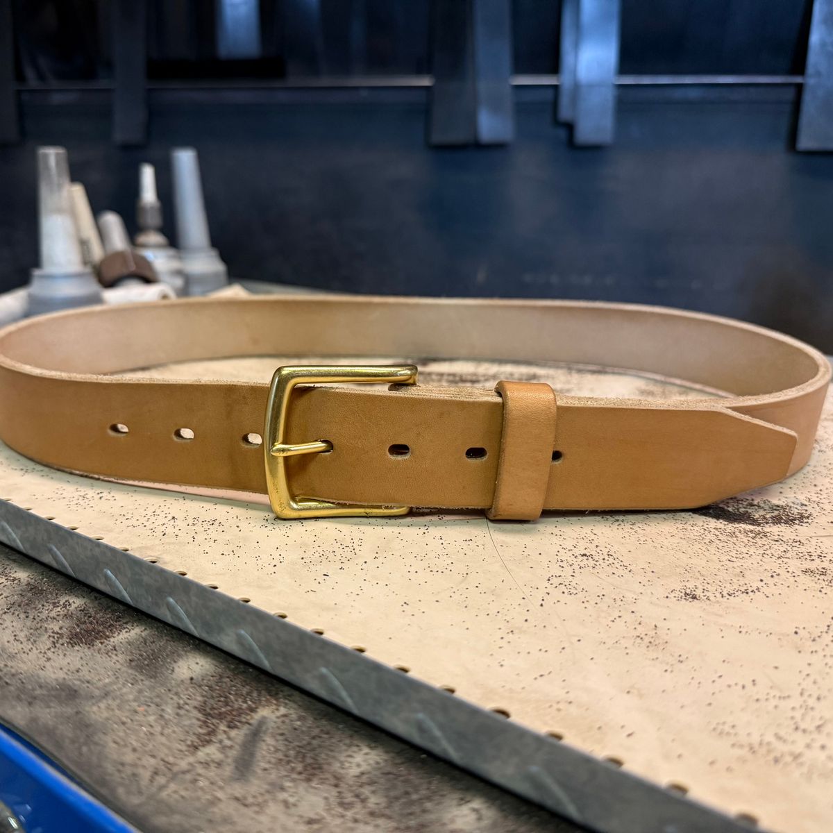 Photo by lydialove on December 4, 2025 of the Carmine Jack Leather Oak Bark Shipyard Belt in J&FJ Baker & Co Natural Bridle.