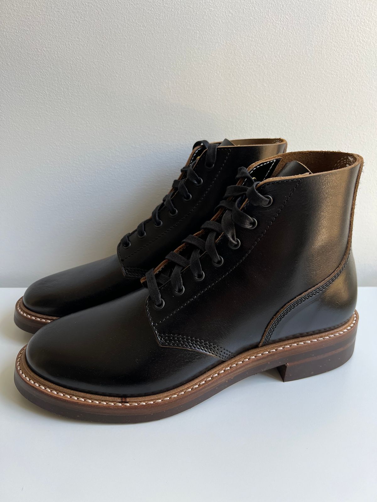 Photo by xb on October 2, 2023 of the John Lofgren M-43 Service Shoes in Shinki Black Teacore Horsebutt.