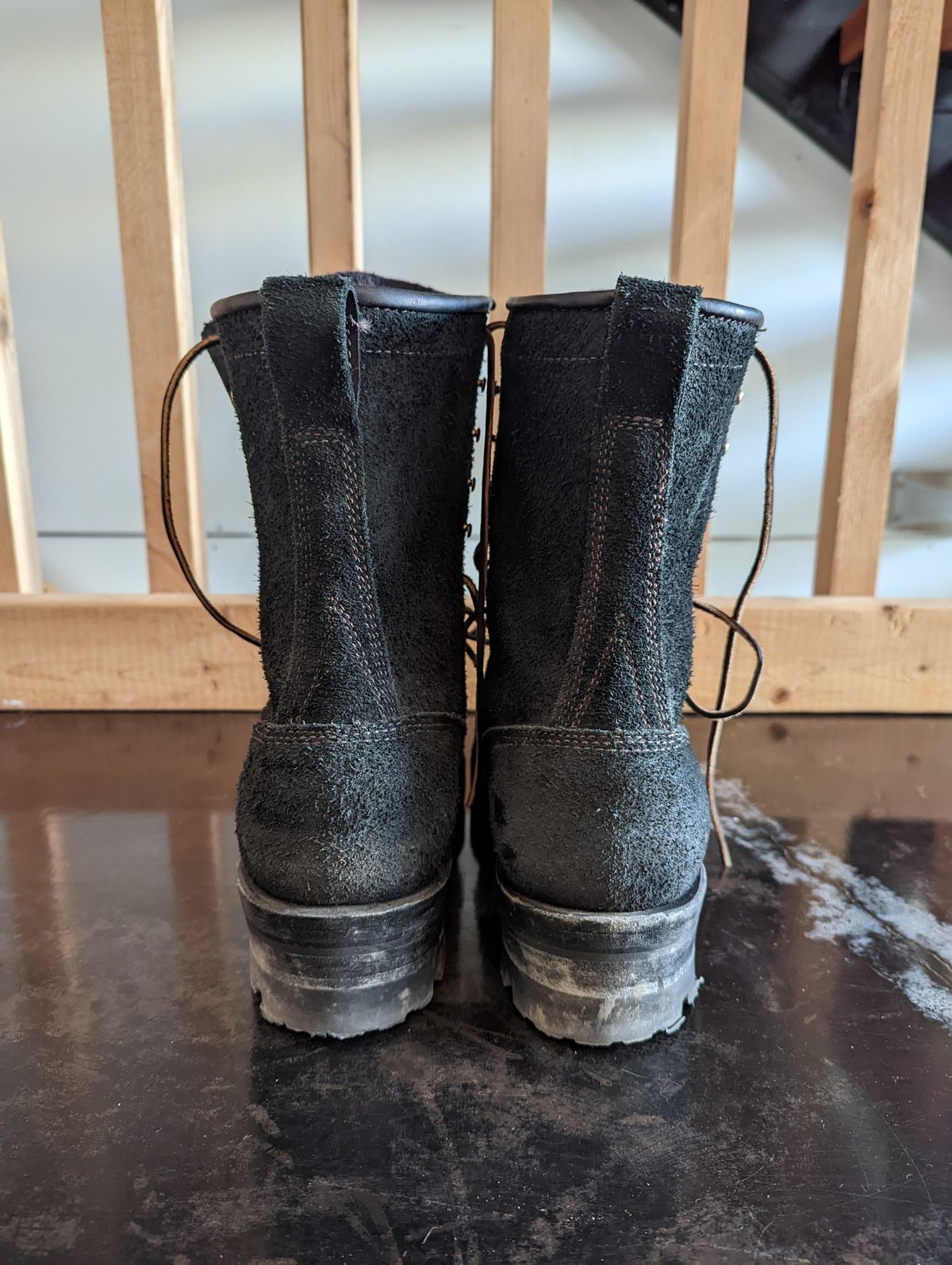 Photo by ChineseBroccoli on October 3, 2022 of the Viberg 155 Smokejumper Work Boot in Seidel Black Oil Tan Roughout.