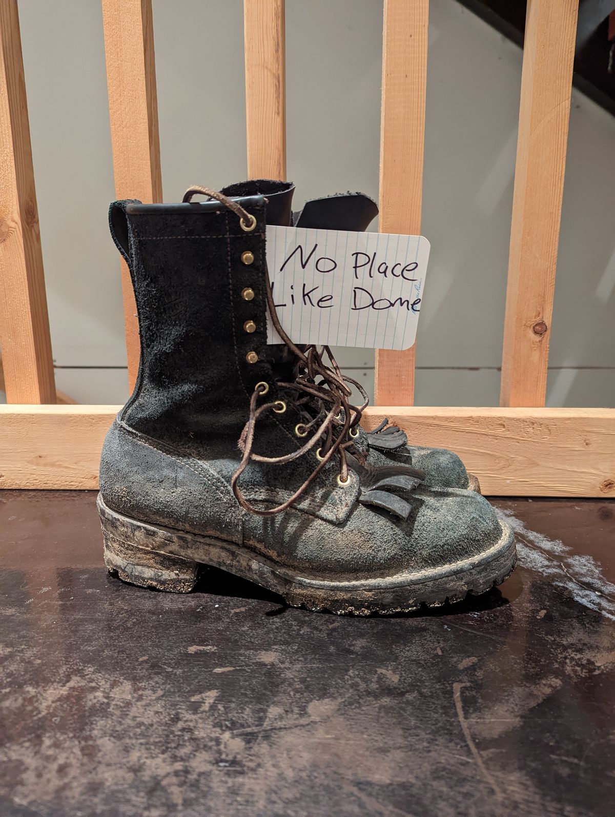 Photo by ChineseBroccoli on November 9, 2022 of the Viberg 155 Smokejumper Work Boot in Seidel Black Oil Tan Roughout.