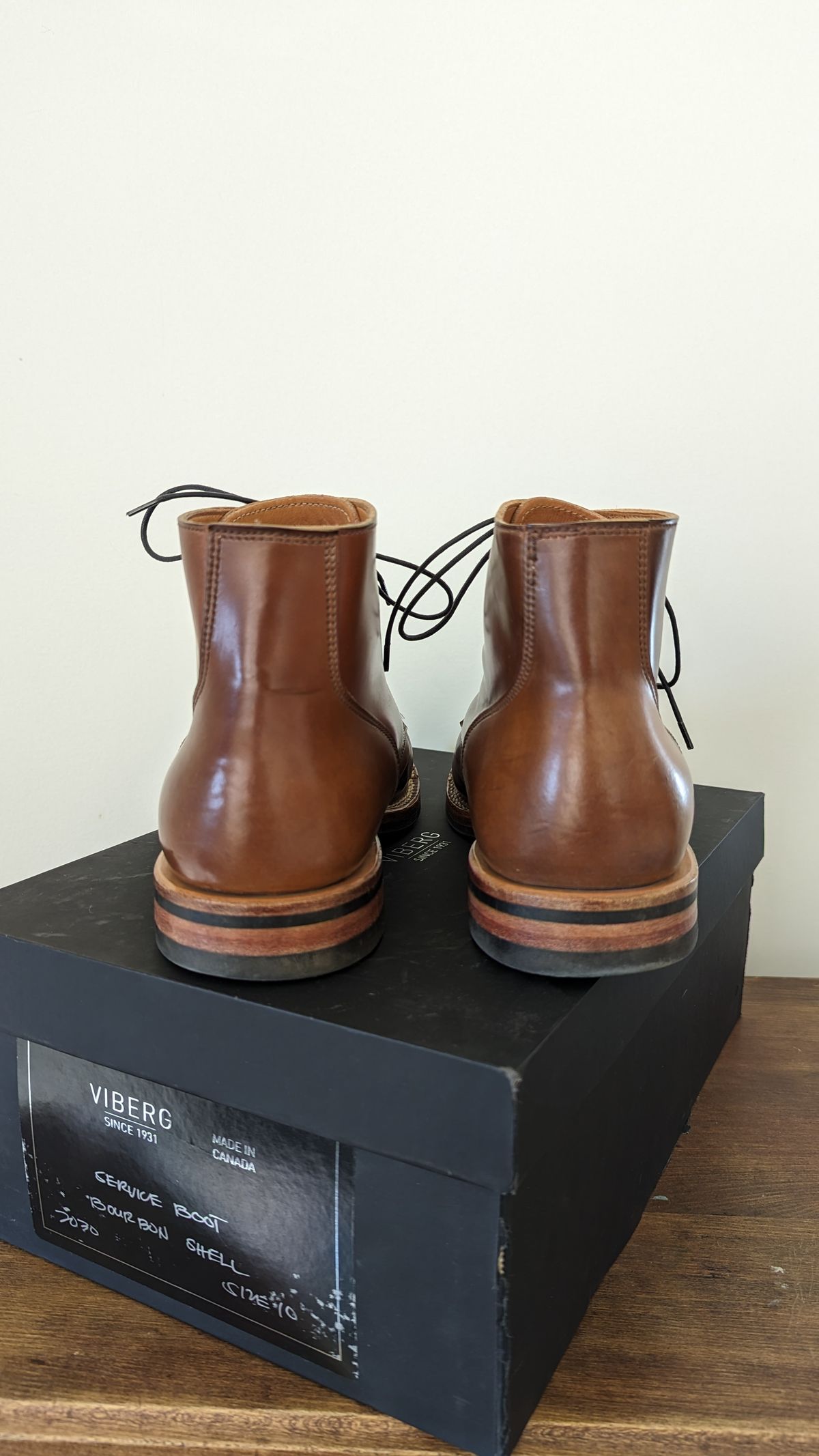 Photo by ChineseBroccoli on October 1, 2023 of the Viberg Service Boot BCT in Horween Bourbon Shell Cordovan.