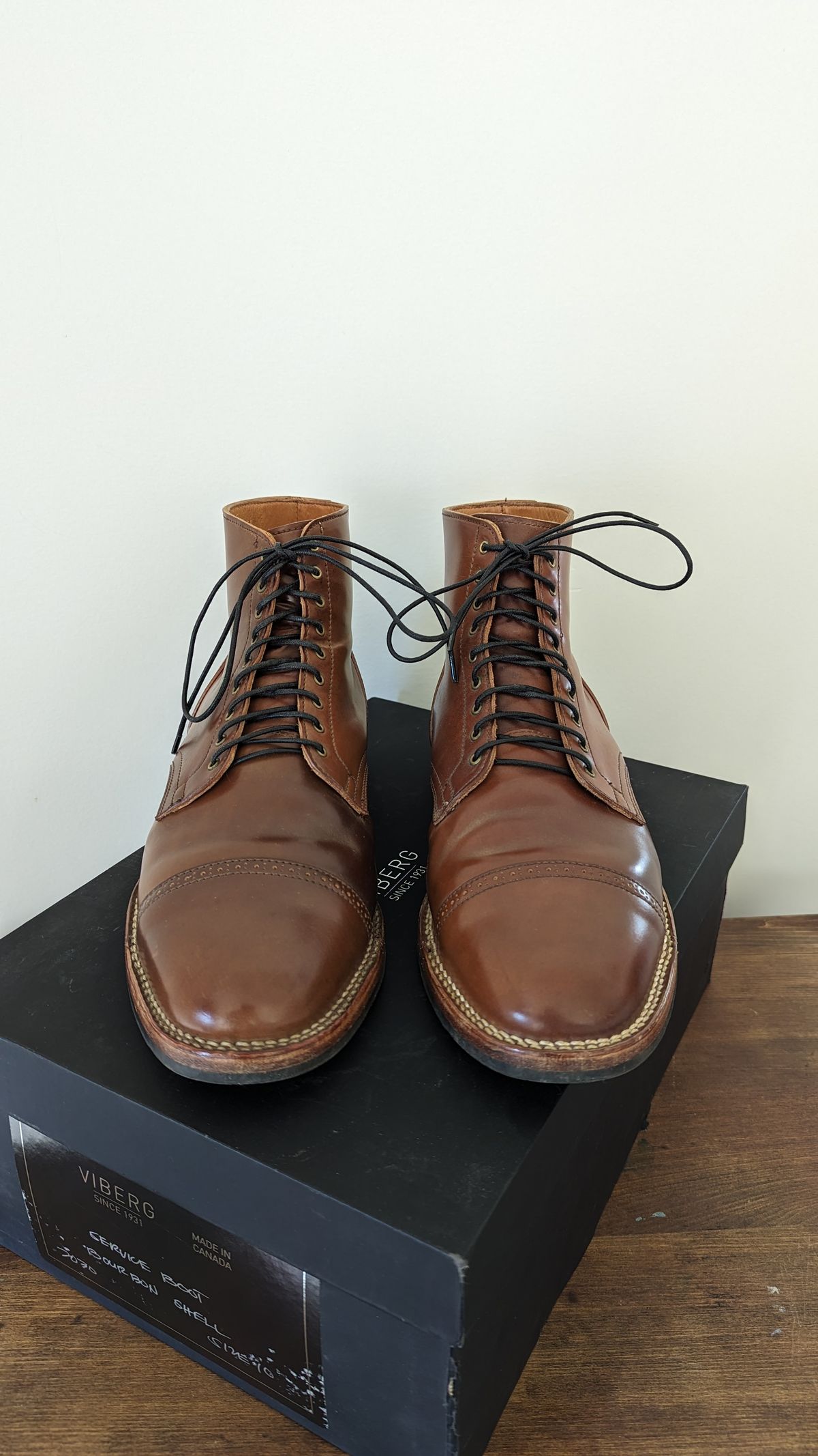 Photo by ChineseBroccoli on October 1, 2023 of the Viberg Service Boot BCT in Horween Bourbon Shell Cordovan.