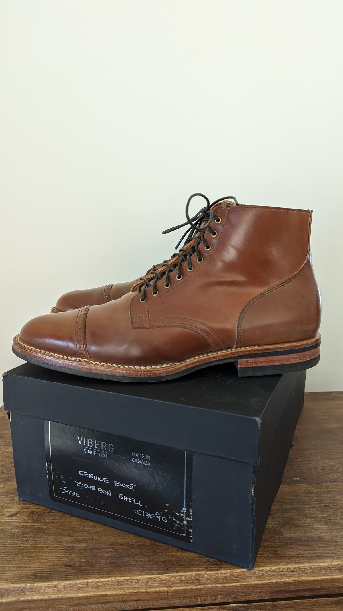 Photo by ChineseBroccoli on October 1, 2023 of the Viberg Service Boot BCT in Horween Bourbon Shell Cordovan.