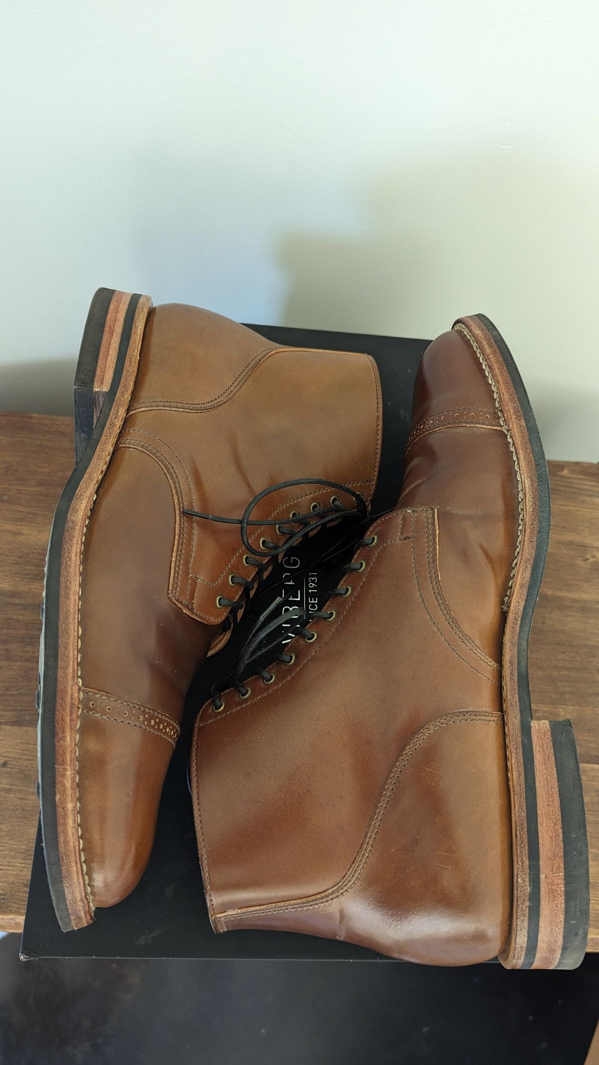 Photo by ChineseBroccoli on October 1, 2023 of the Viberg Service Boot BCT in Horween Bourbon Shell Cordovan.
