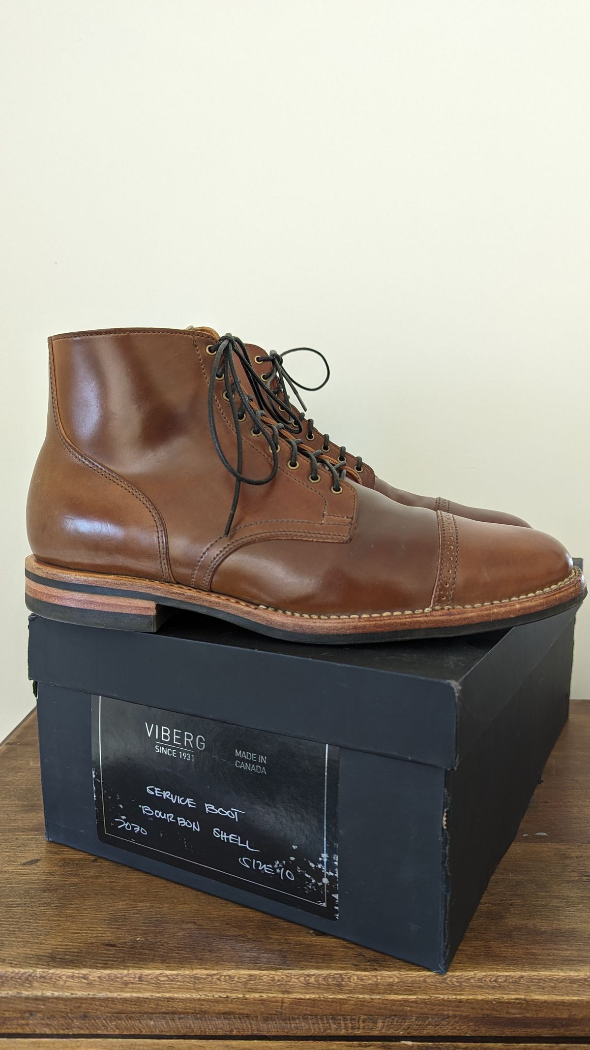 Photo by ChineseBroccoli on October 1, 2023 of the Viberg Service Boot BCT in Horween Bourbon Shell Cordovan.