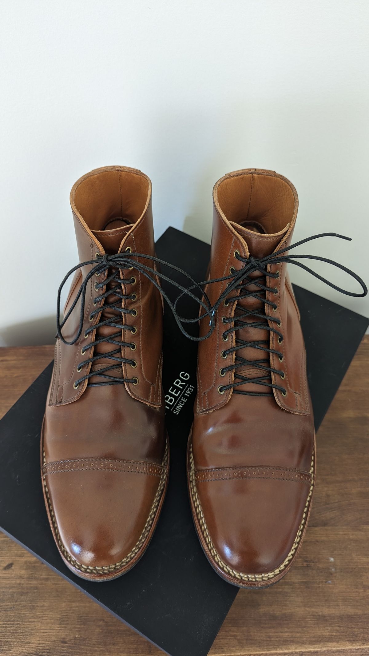 Photo by ChineseBroccoli on October 1, 2023 of the Viberg Service Boot BCT in Horween Bourbon Shell Cordovan.